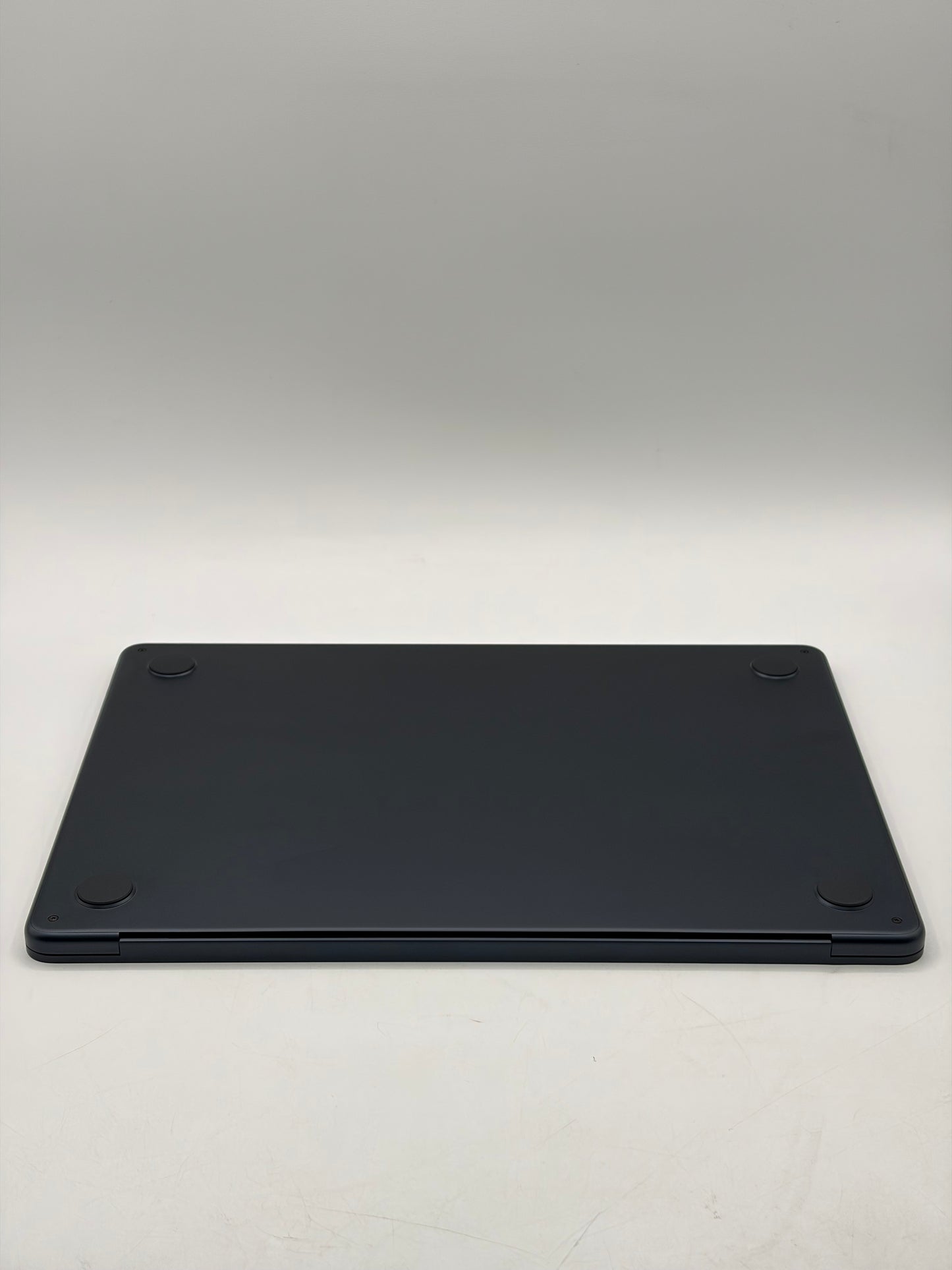 2025 Apple MacBook Air 13" M4 16GB 256GB A3240 MW123LL/A 4 CYCLE COUNT NEAR MINT