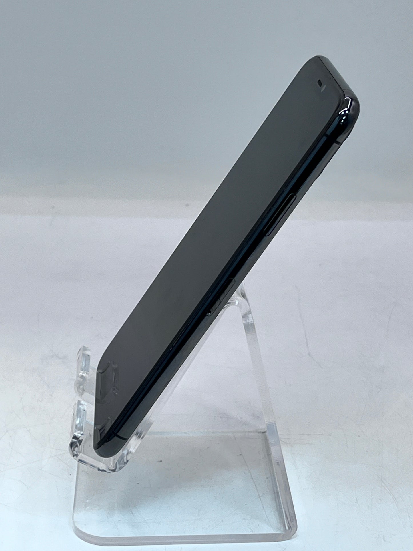 Apple iPhone 11 Pro Max A2161 Unlocked 64GB Factory Unlocked NWGH2LL/A Space Gray