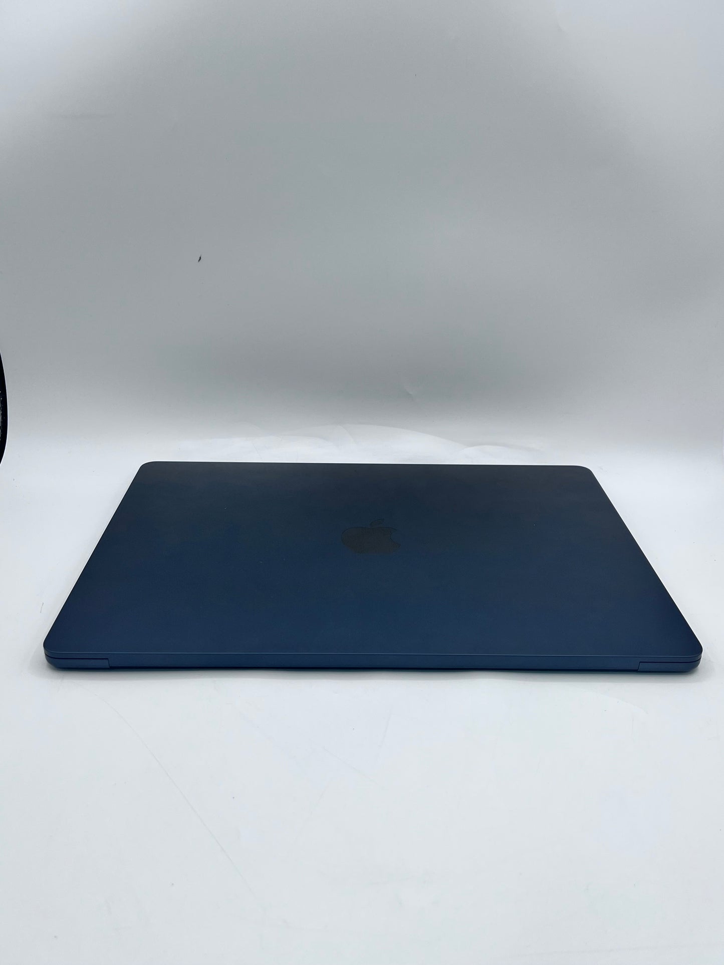 Apple MacBook Air 15" M3 chip 8GB 256GB Midnight MRYU3LL/A 2024 9 Cycle Count!