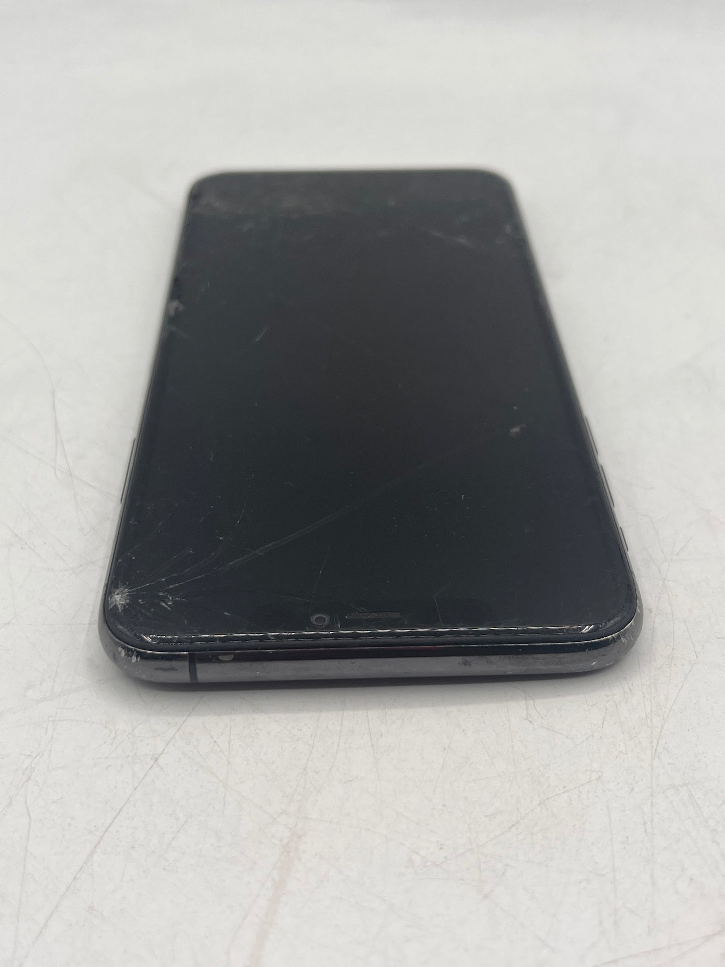 Unlocked Apple iPhone 11 Pro Max MWFE2LL/A 256GB Space Gray Broken