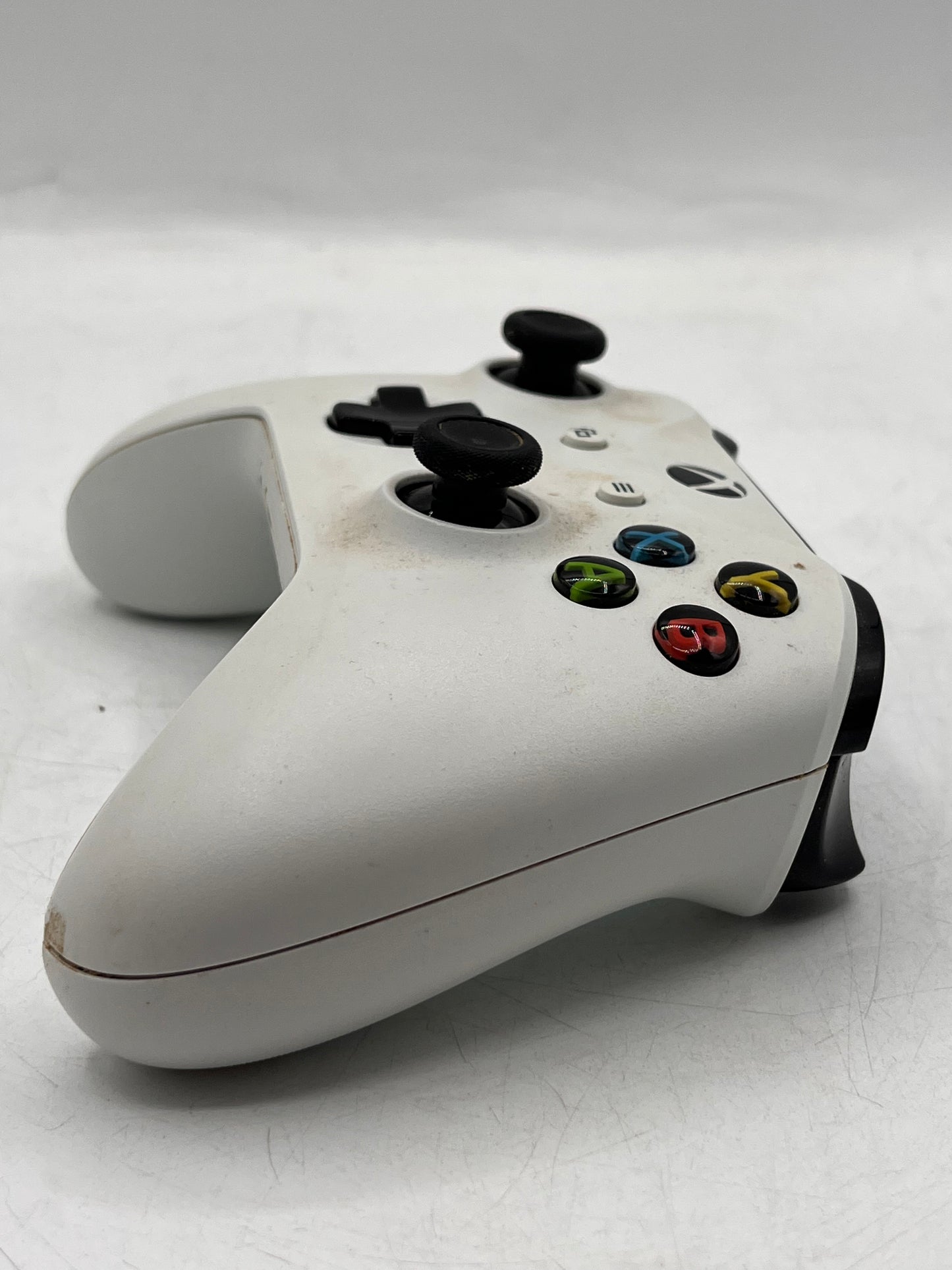 Microsoft Xbox One S (1681) 2016 1TB White Console with 2 Controllers HDMI Cable Power Cable