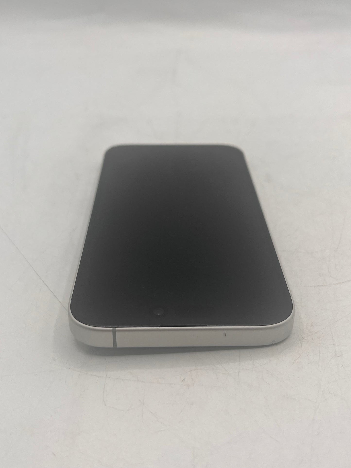 Unlocked Apple iPhone 16 MYAQ3LL/A A3081 128GB - White READ
