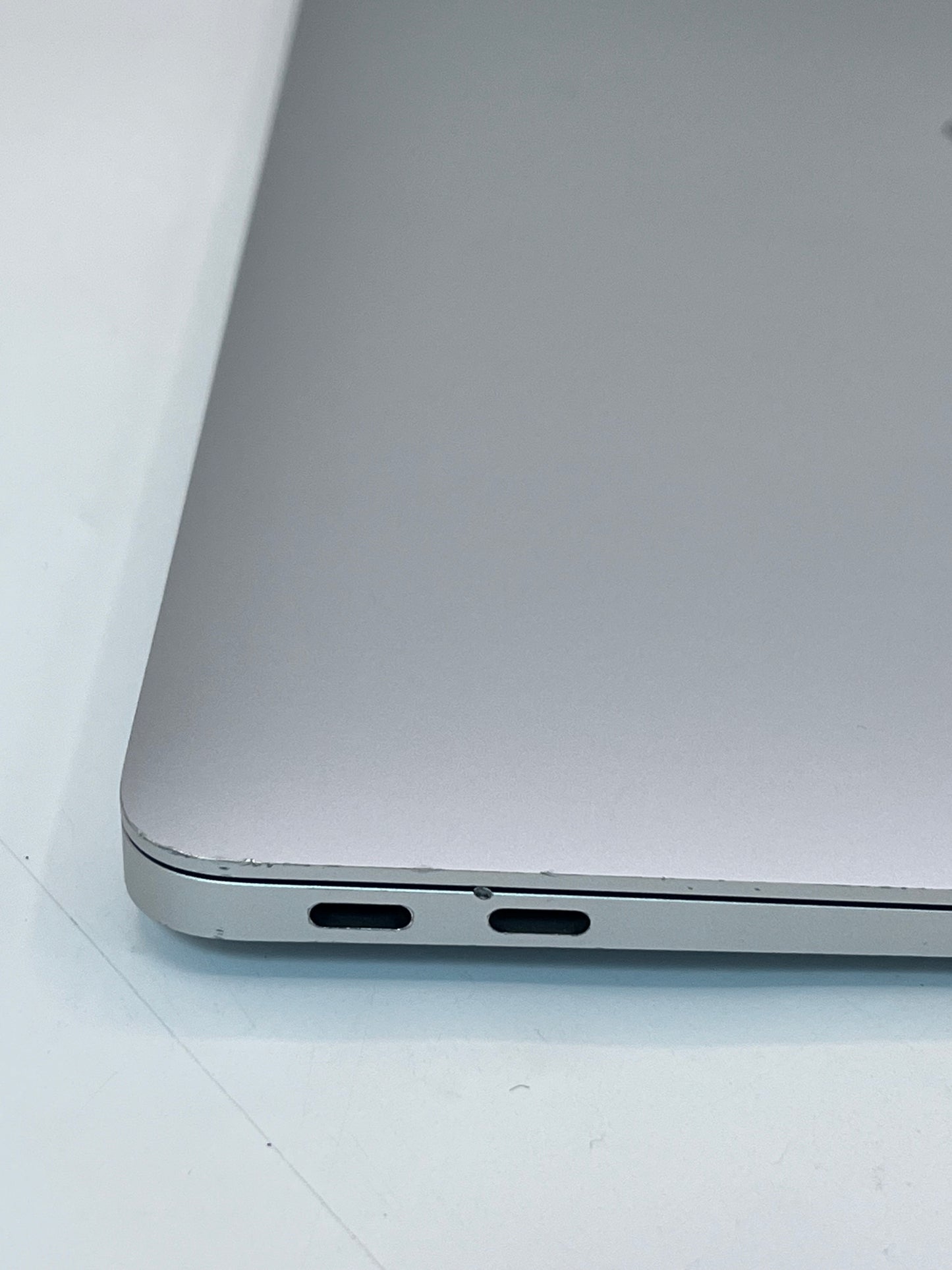 2020 Apple MacBook Air 13.3" M1 7C 8GB 256GB A2337 REMOTELY MANAGED