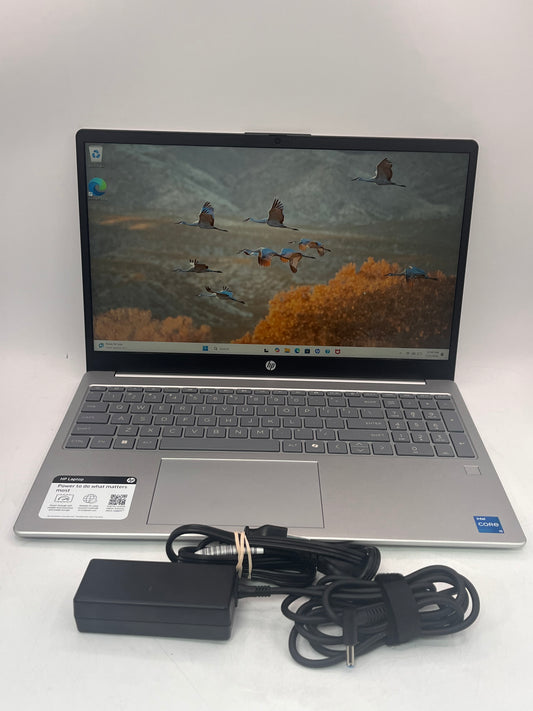 HP 15-FD0153WM 15" i5-1334U 8GB 512GB Silver w/ Charger Free Shipping