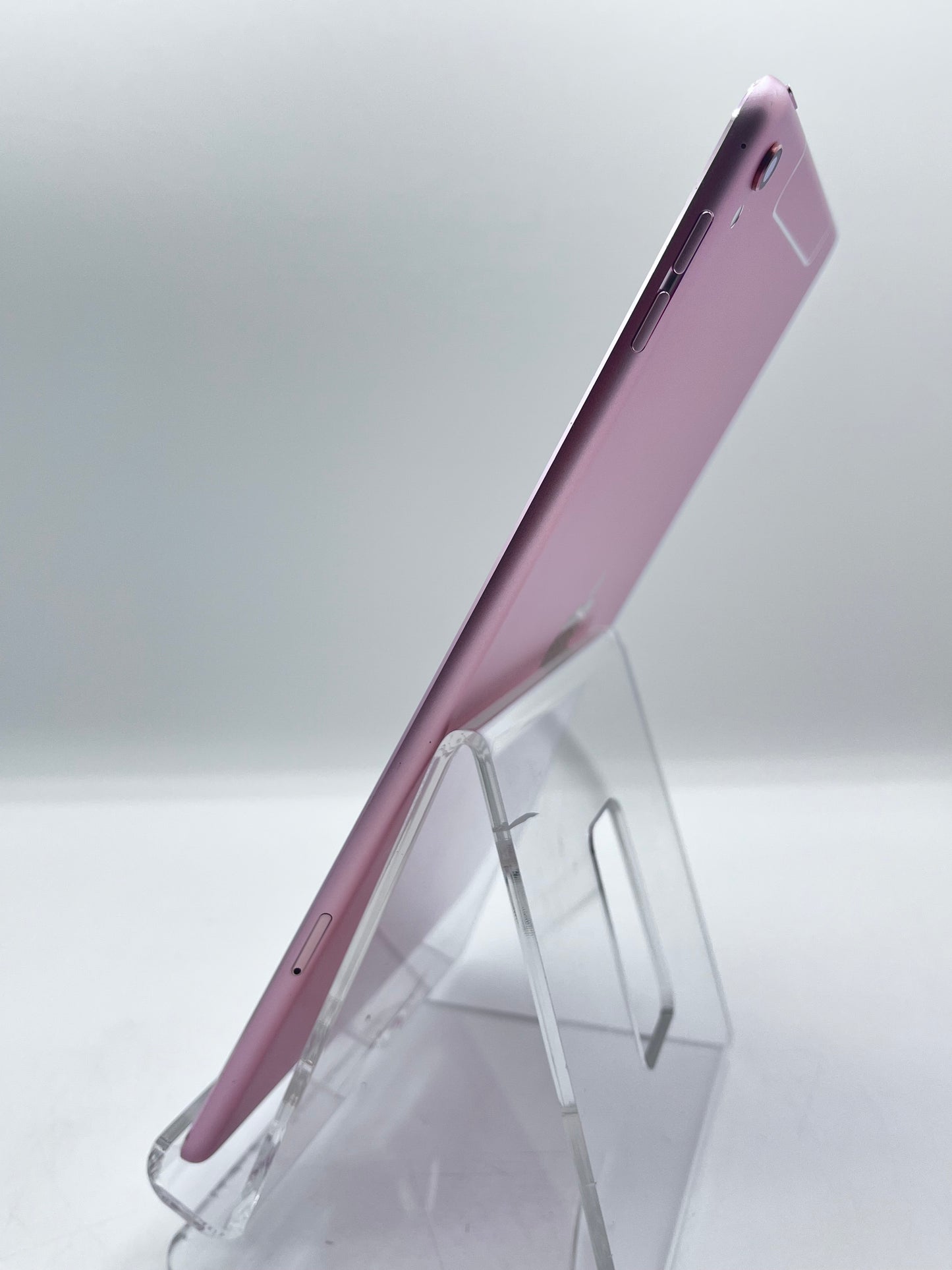 Apple iPad Pro 9.7" (2016) A1674 - Pink 32GB READ