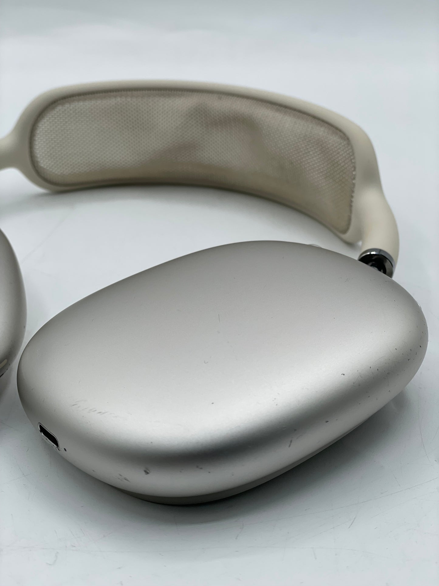 Apple AirPods Max Wireless Headphones A3184 MWW53AM/A USB-C - Starlight