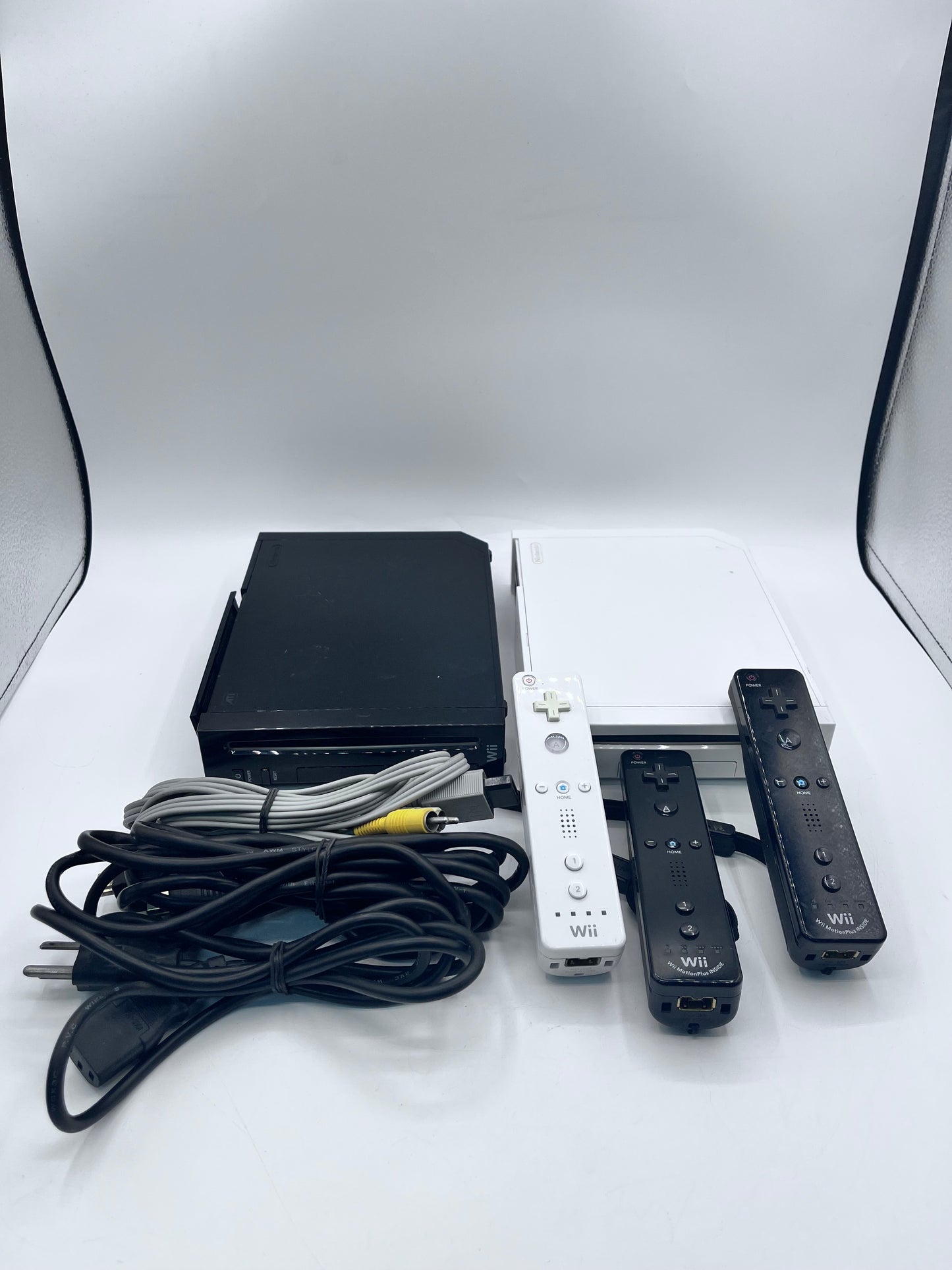 Nintendo Wii RVL 101  Video Game Console with Controller - Multi-Colored