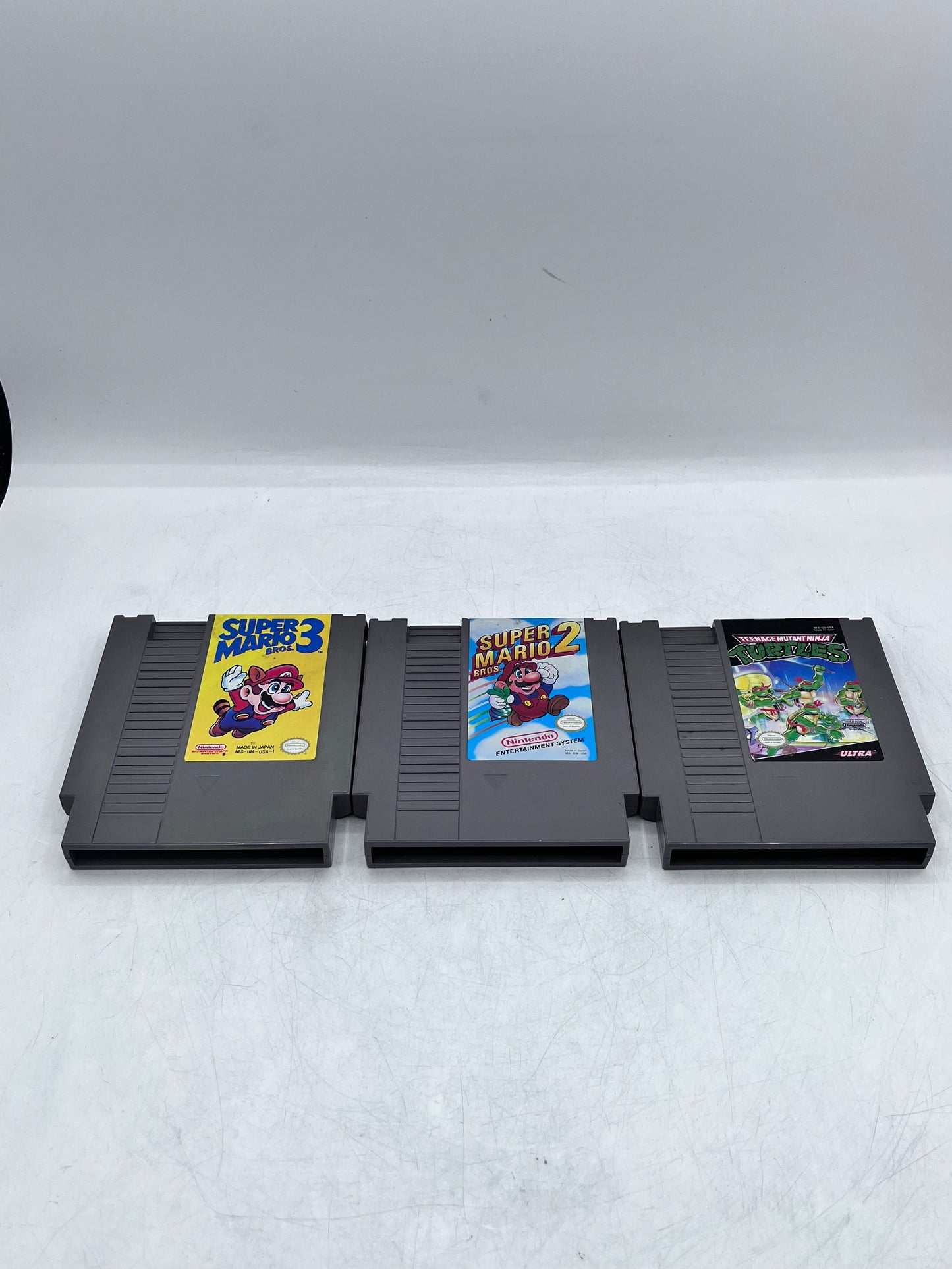 Vintage Nintendo Entertainment System NES Console NES-001 & Game Bundle