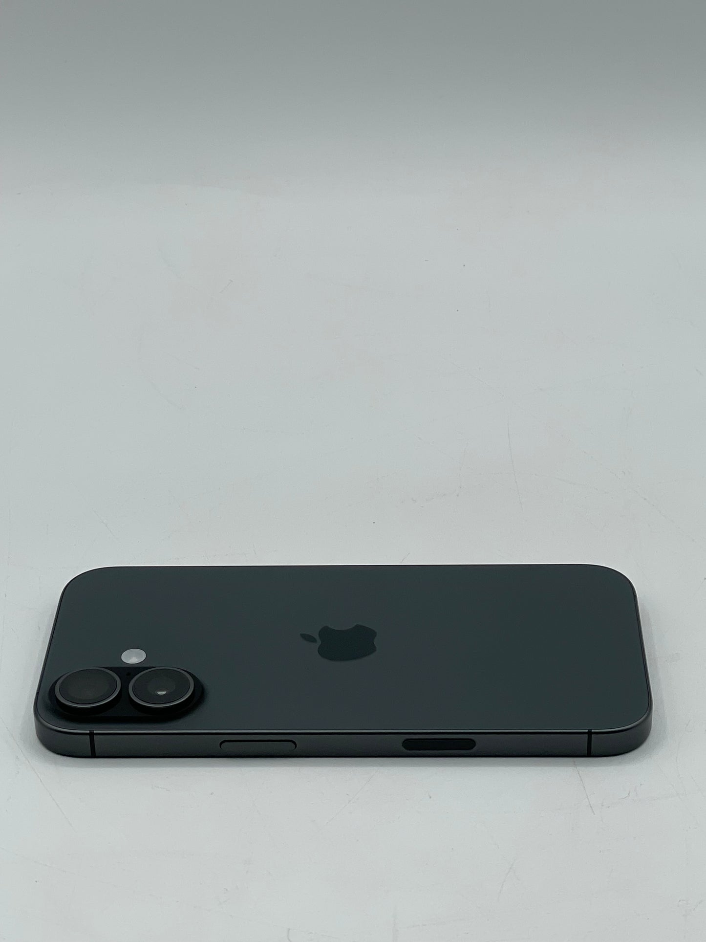 Unlocked Apple iPhone 17 6.3" 256GB - A3258 MG464LL/A 100% Battery Health Black