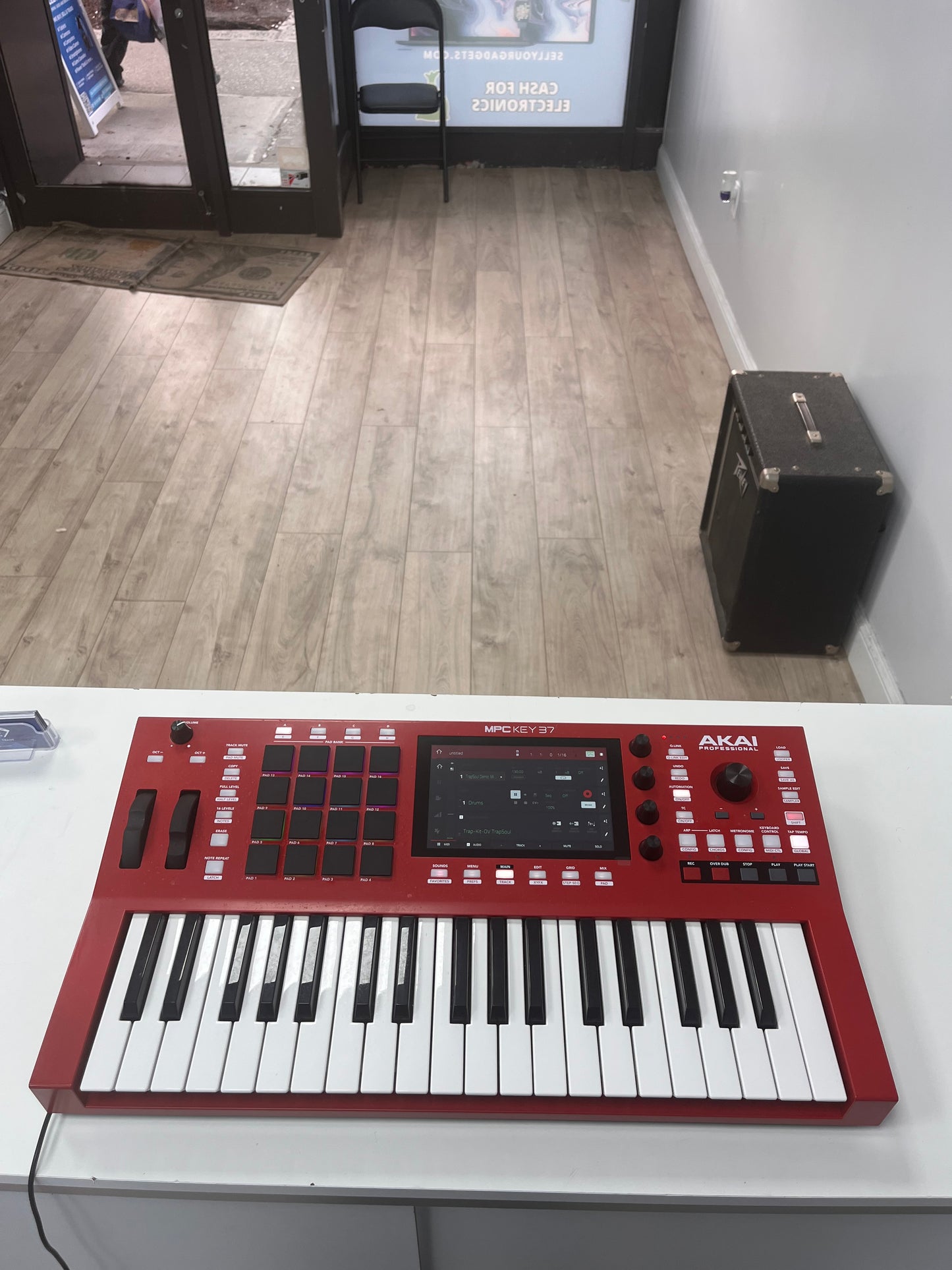 Akai Professional MPC Key 37 Standalone Music Production Synthesizer Free Shipping