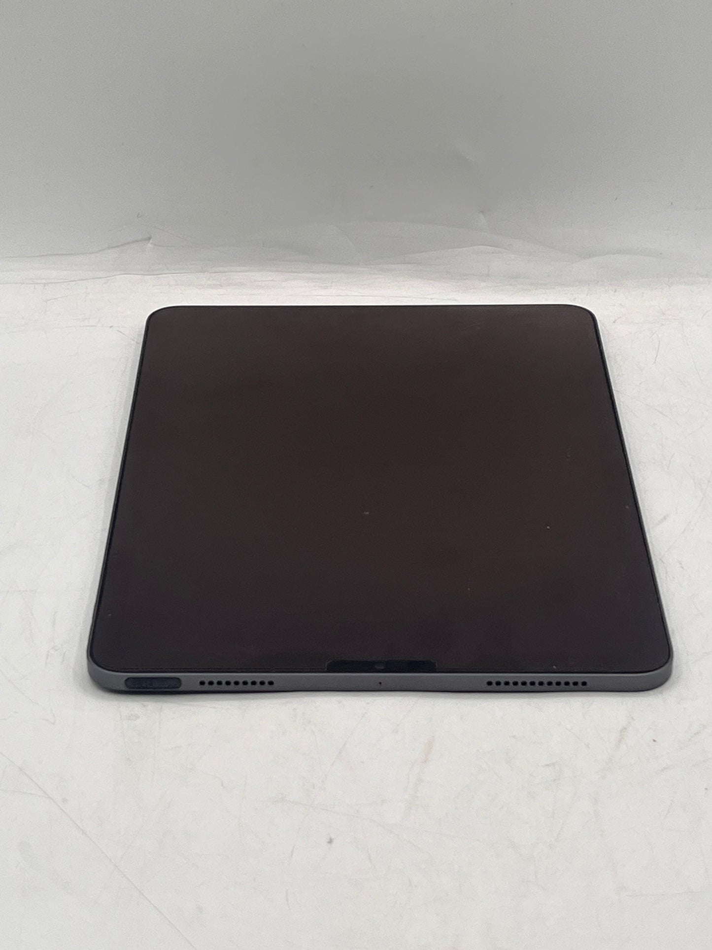 Apple iPad Air 5th Gen A2588 MM9L3LL/A 256GB Wi‑Fi Only Tablet Silver
