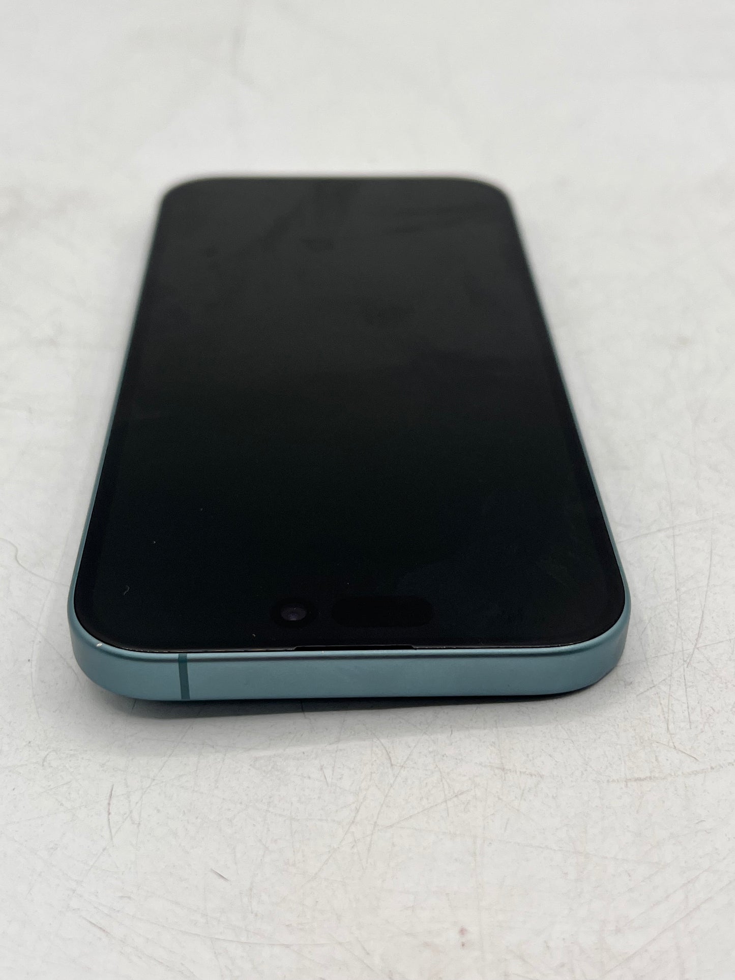 Unlocked Apple iPhone 16 256GB A3081 MYD23LL/A 92% Battery Health