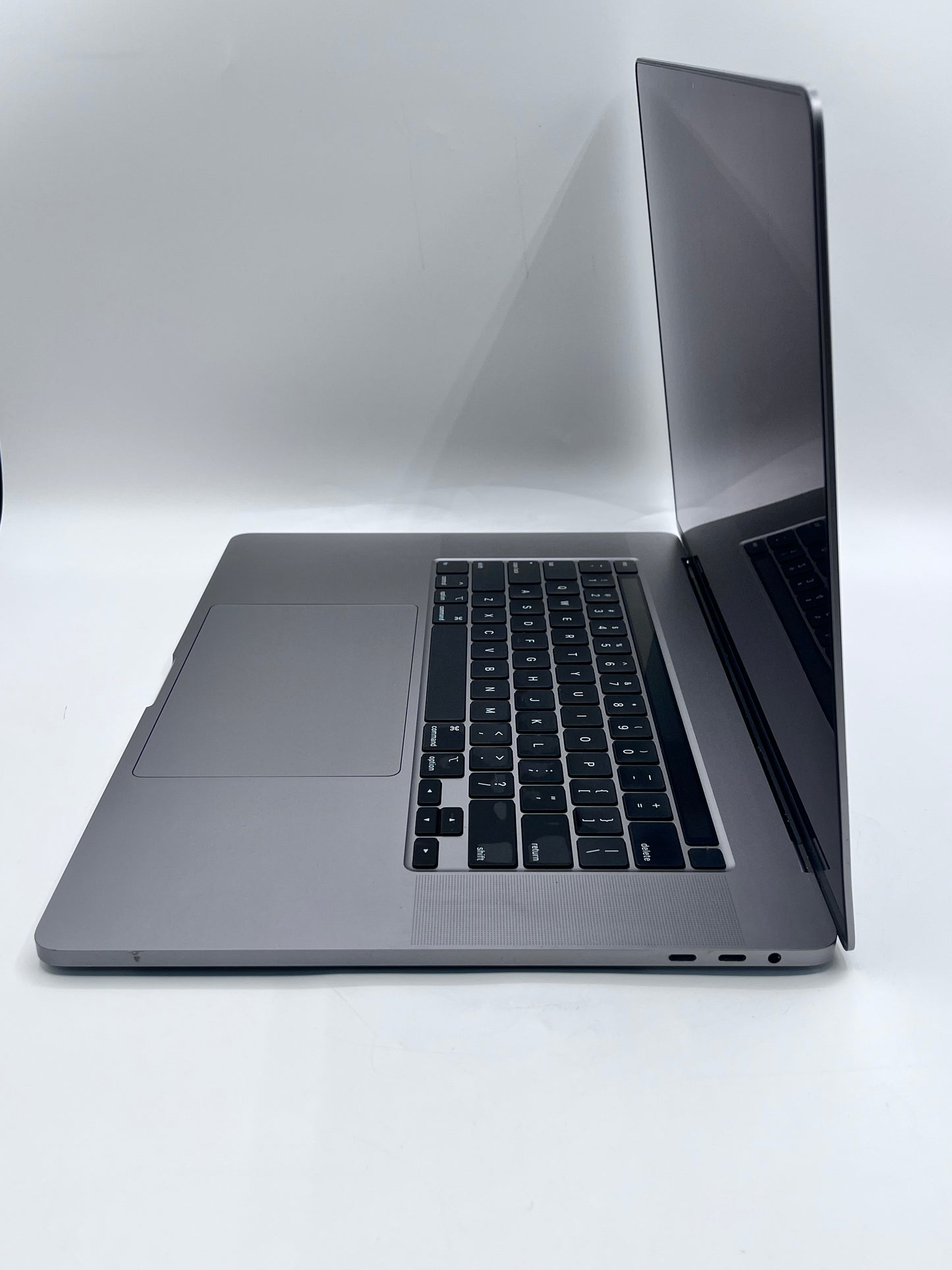 Apple MacBook Pro 16" A2141 2019 - Space Gray