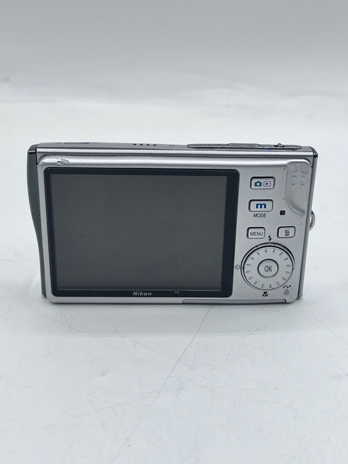 Nikon Coolpix S6  Digital Camera Silver Untested