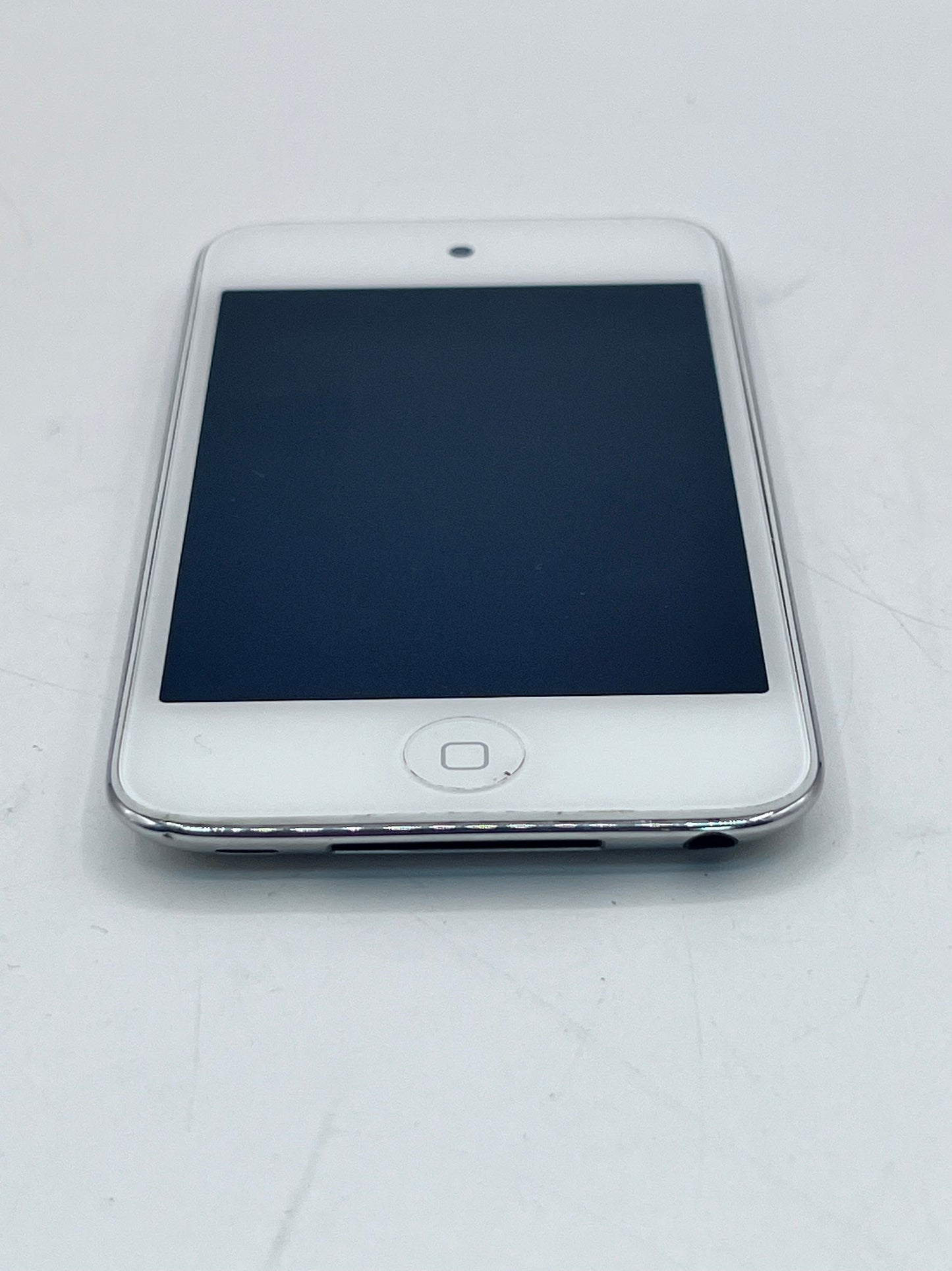 Apple iPod A1367 MP3 Player 13.7GB White