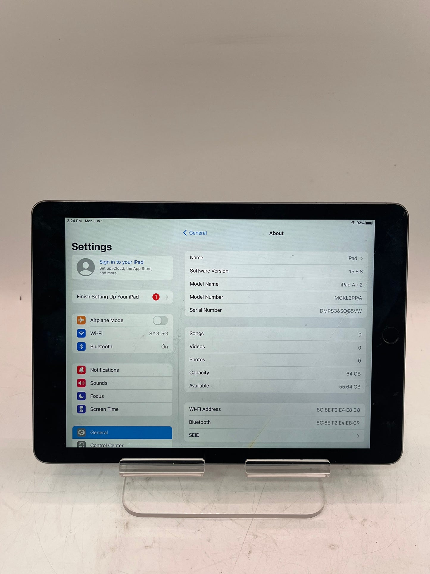 Apple iPad Air 2nd Gen A1566 64GB Wi‑Fi Only Tablet Space Gray Broken Screen