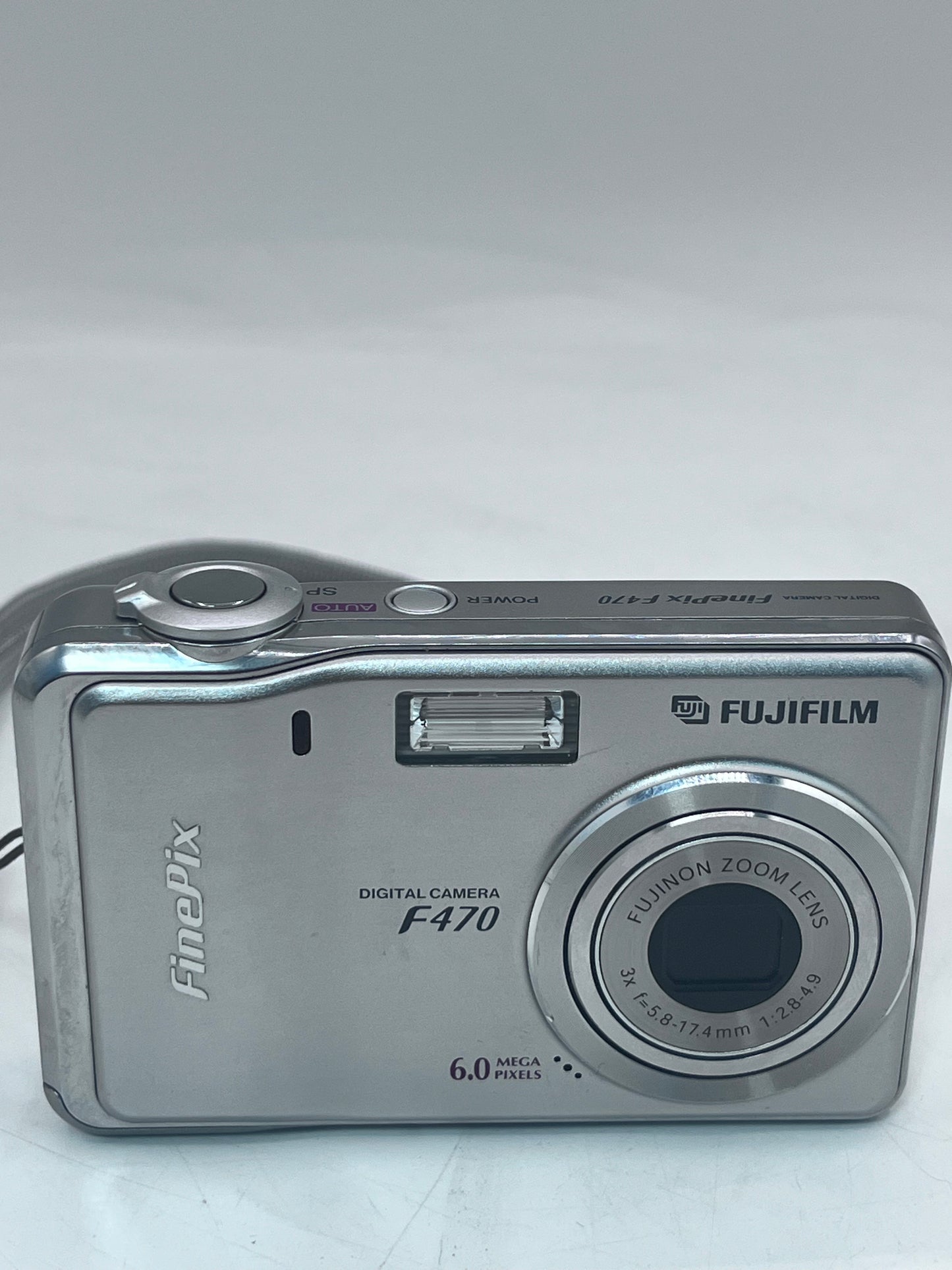 Fujifilm FinePix F470 6.0MP Digital Camera Silver