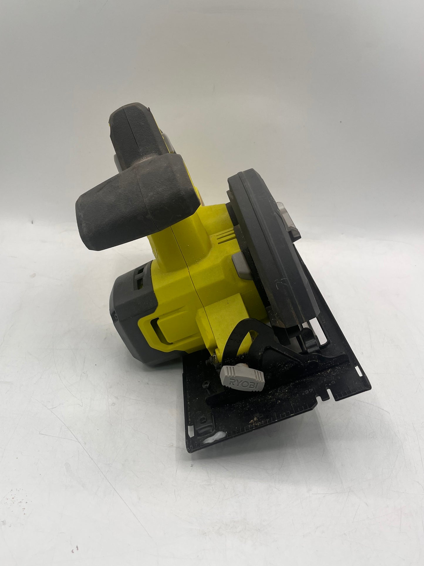 RYOBI PCL500 ONE+ 18V Cordless 5-1/2 in. Circular Saw