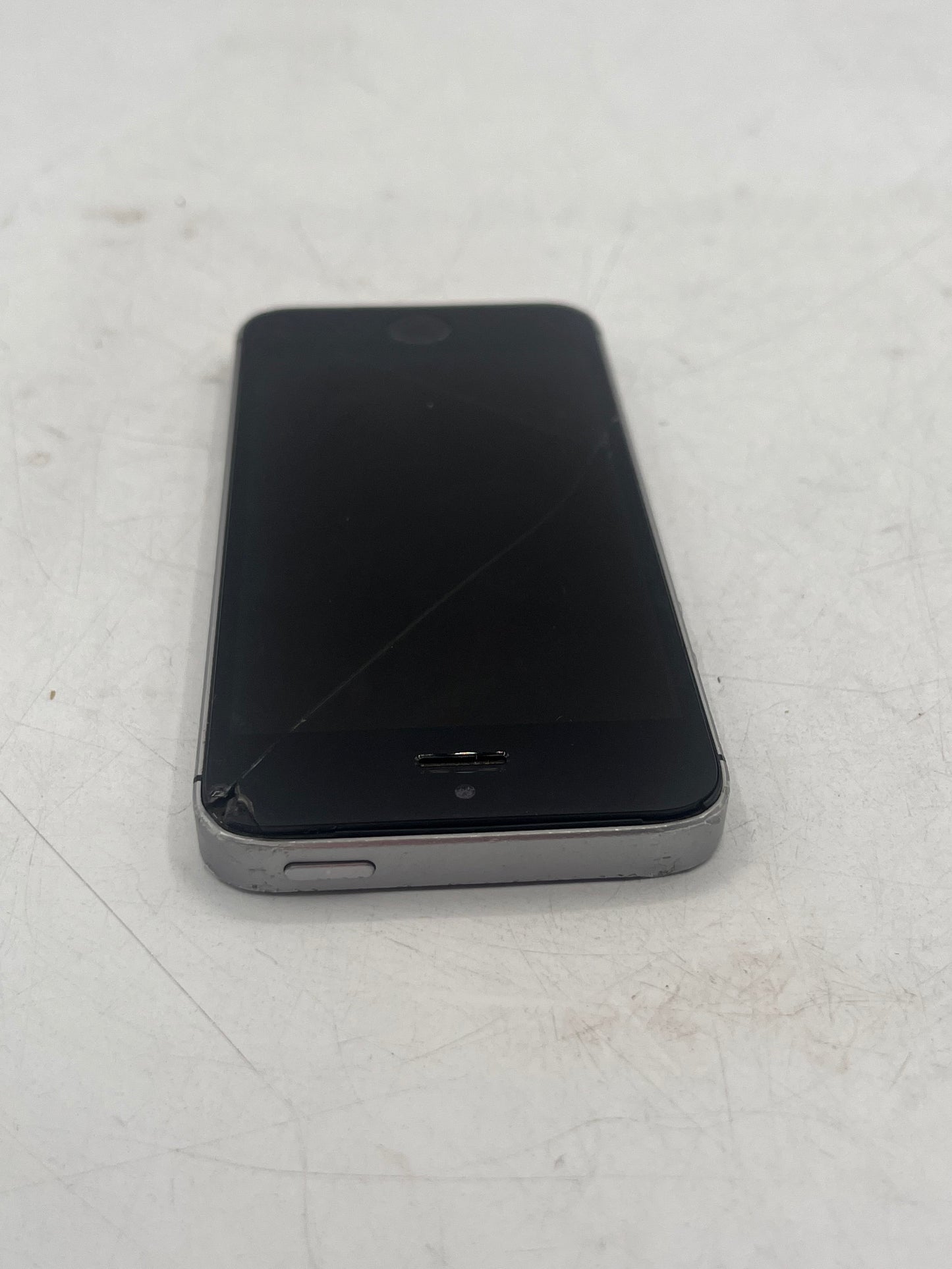 Apple iPhone SE 32GB Silver Unlocked Cracked Screen