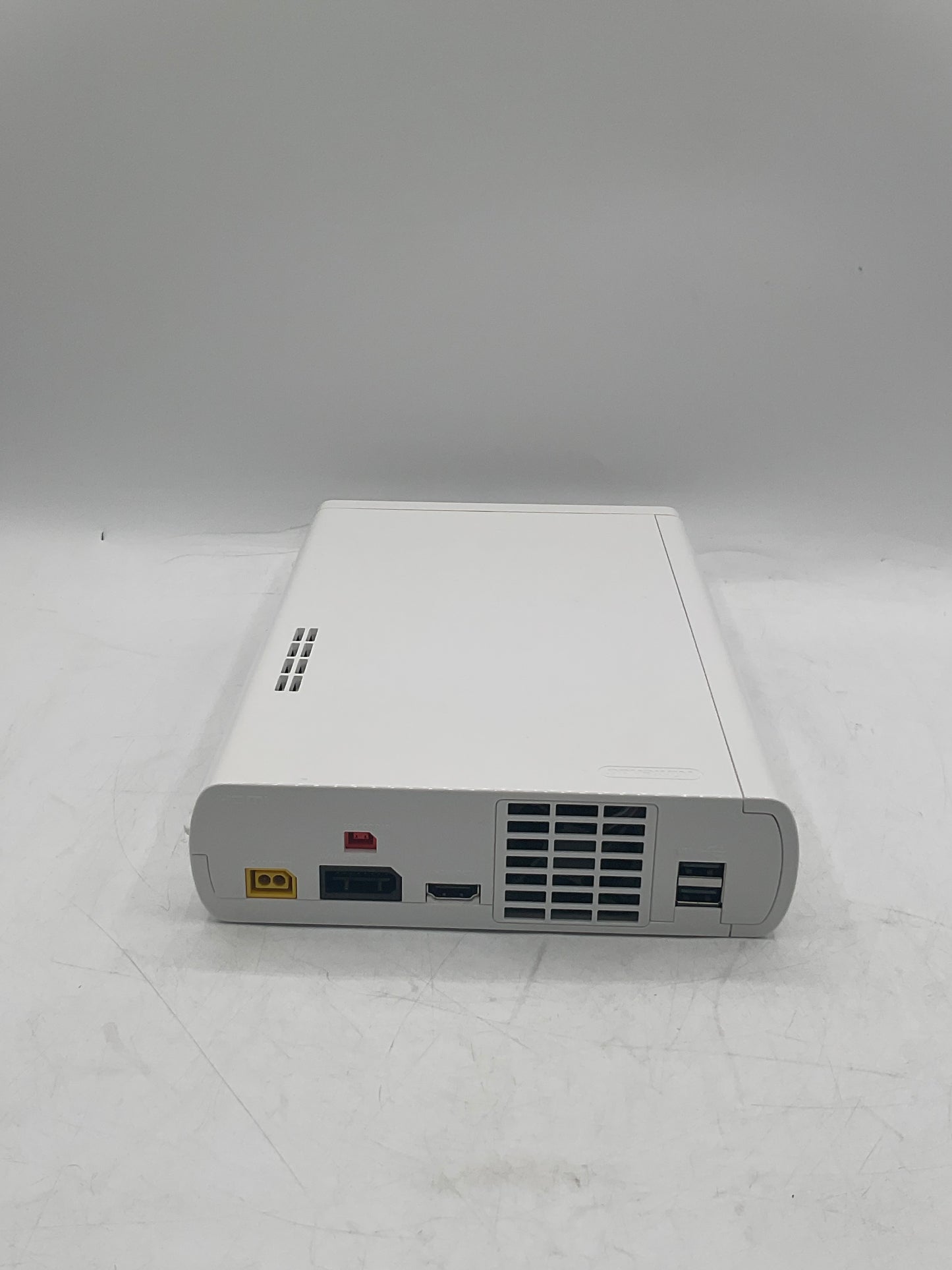 Nintendo Wii U (WUP-001) 32GB 2012 Video Game System White