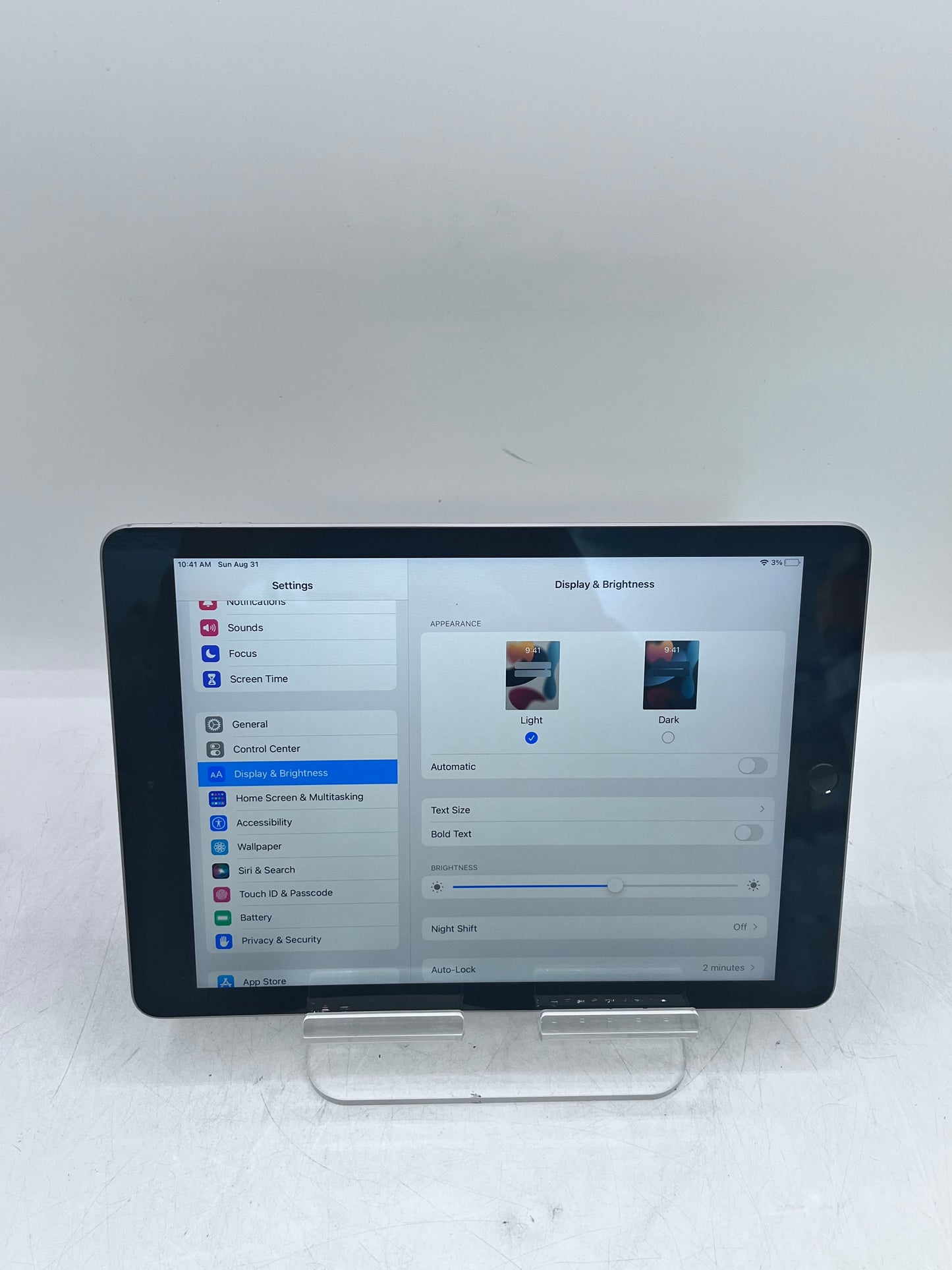 Apple iPad (5th Gen) A1822 32GB WiFi - Space Gray