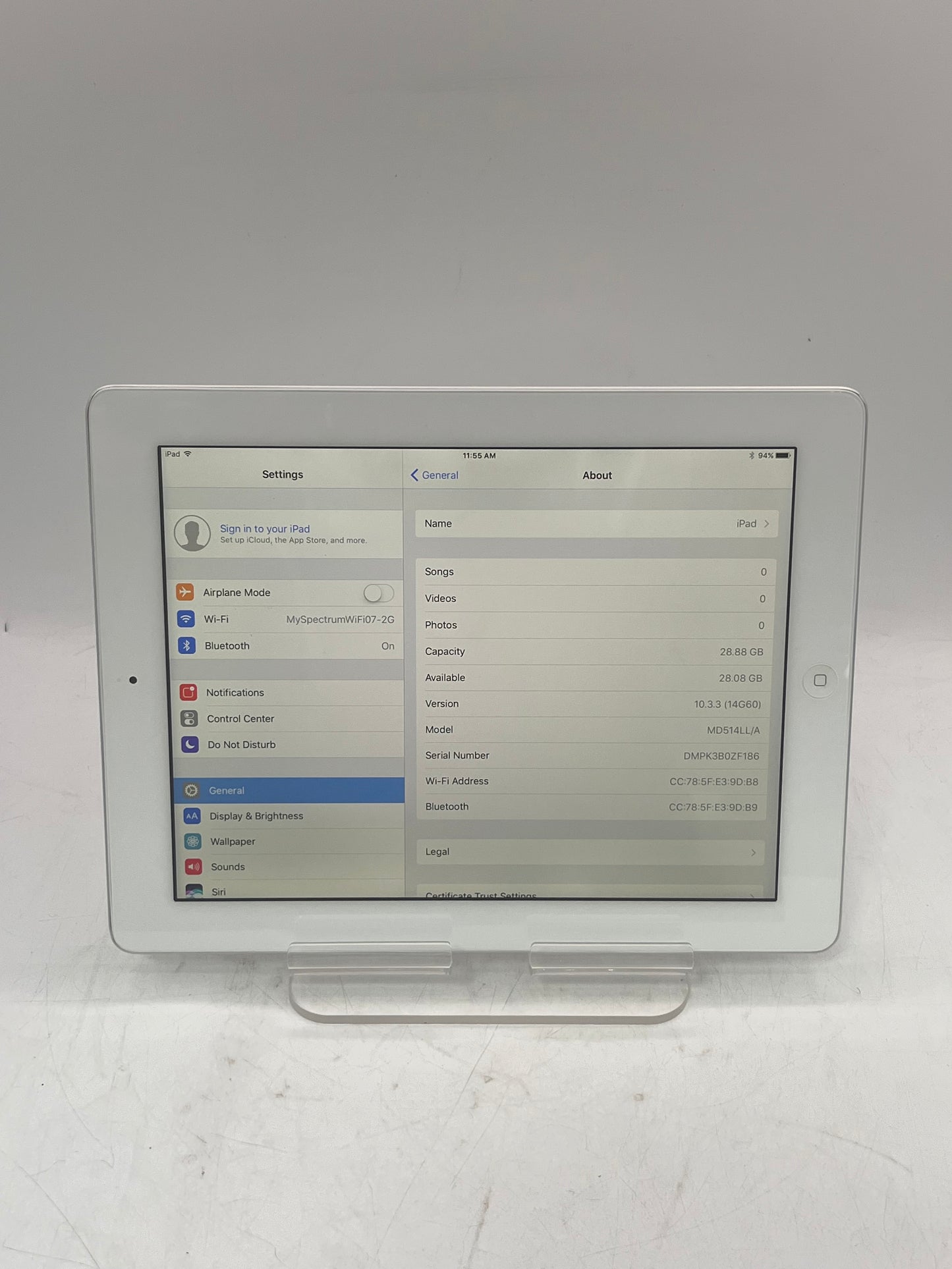 Unlocked Apple iPad 4th Gen A1458 MD514LL/A 32GB WiFi Tablet - White