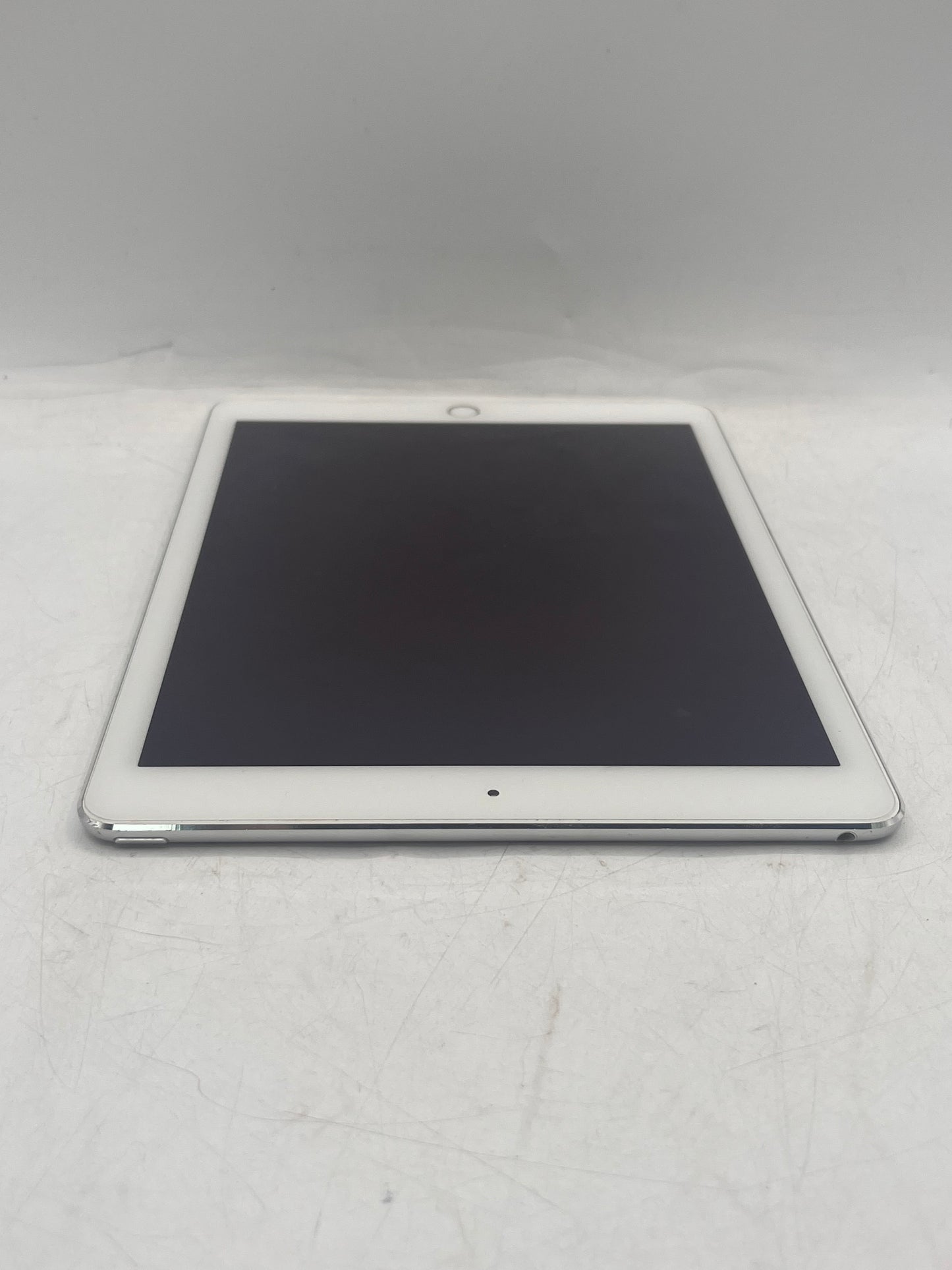 2014 Apple iPad Air (2nd Gen) A1566 32GB WiFi White
