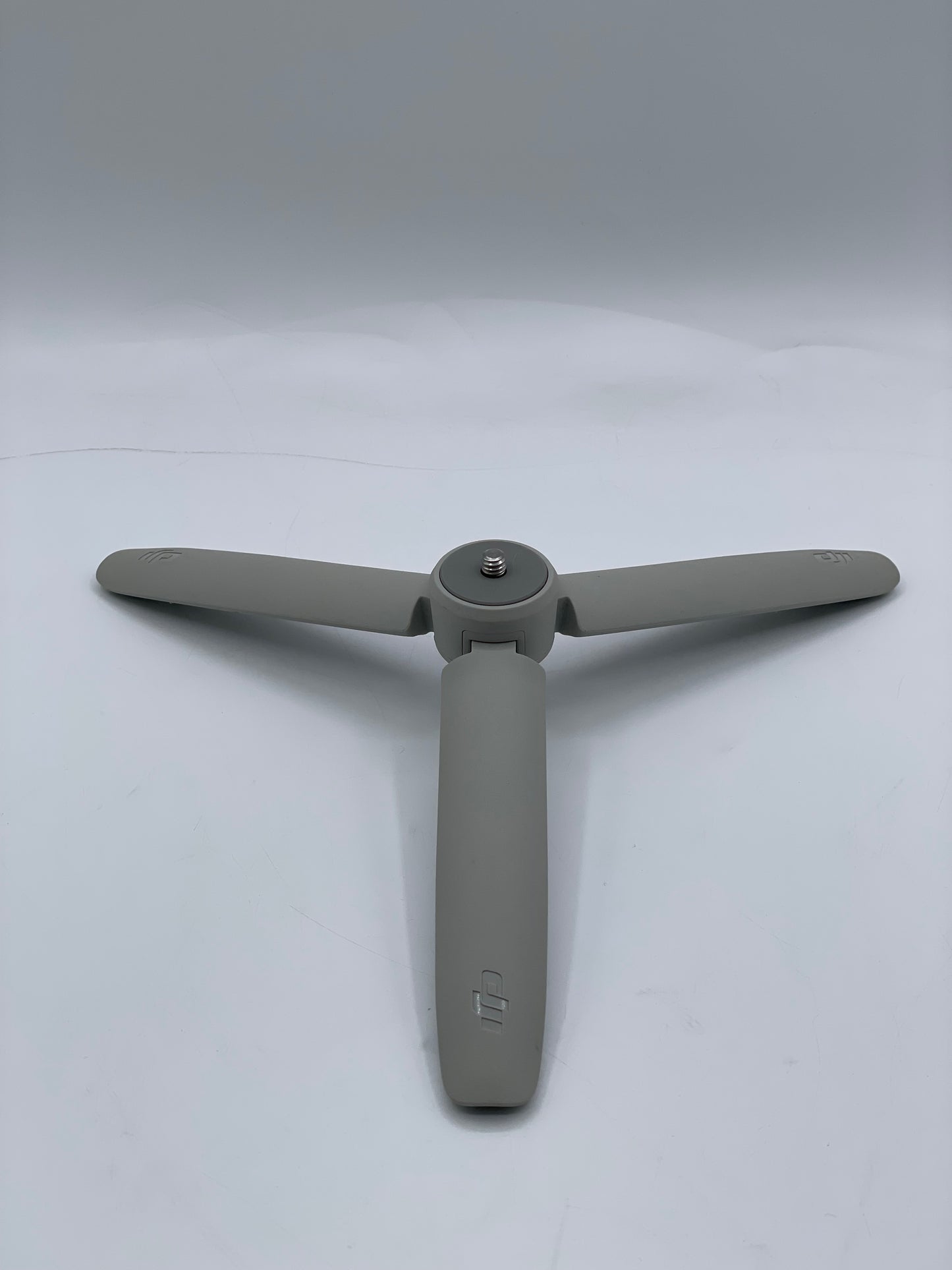 DJI Osmo Pocket 3 with DJI OM 4 Handheld 3-Axis Gimbal Stabilizer