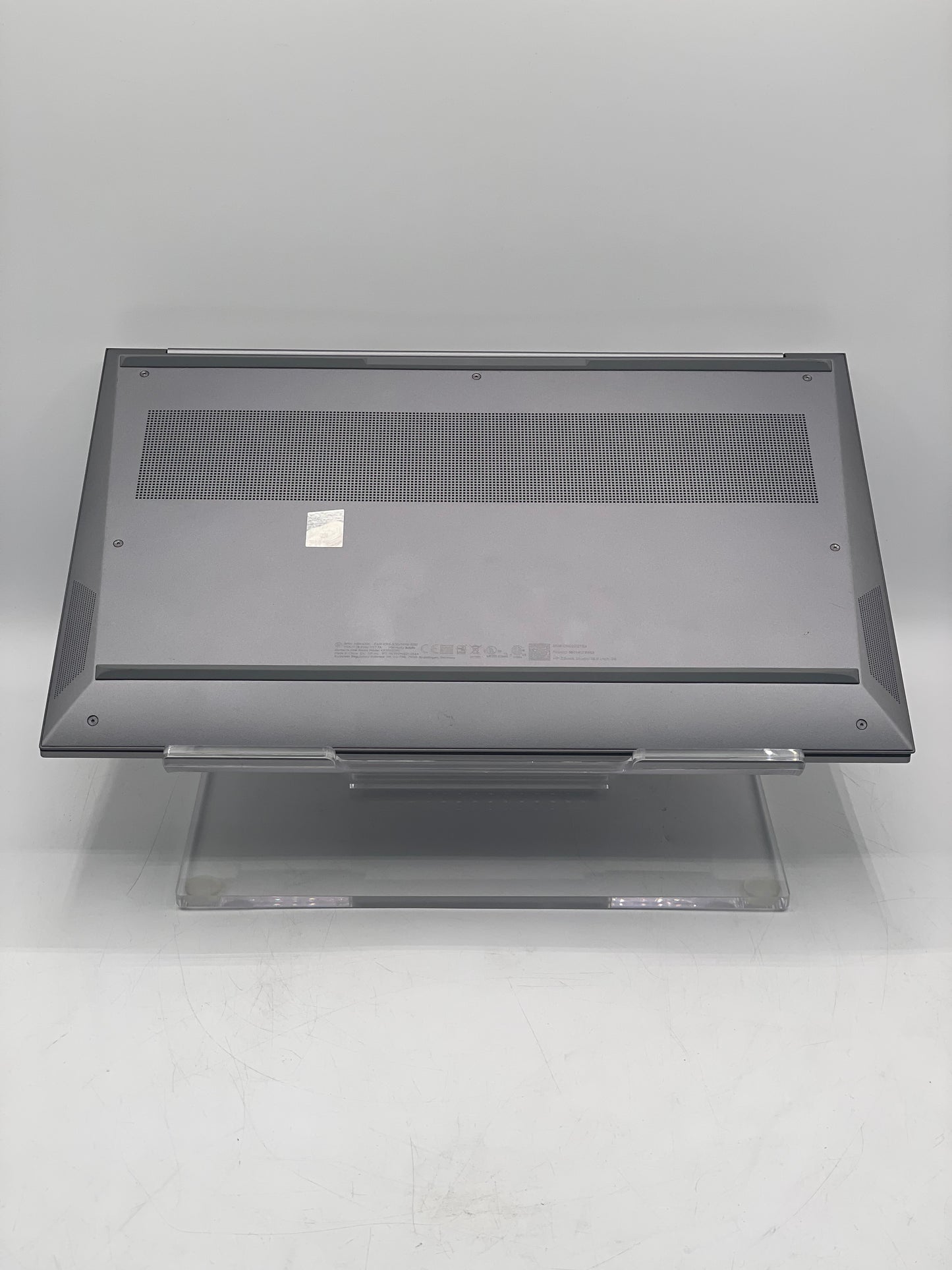 HP ZBOOK STUDIO G8 15 FHD 8 Core i7-11850H 16GB Nvidia T1200 512GB SSD