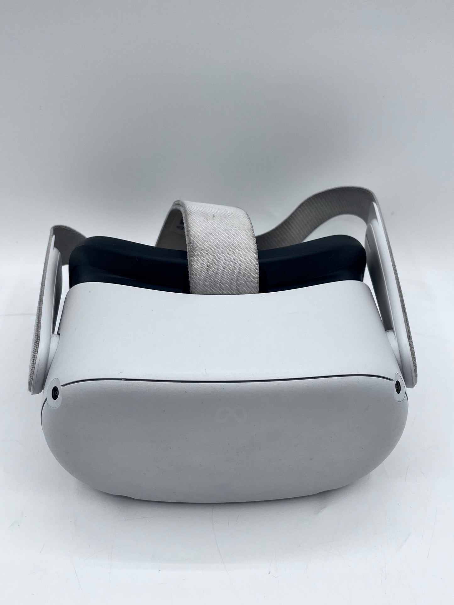 Oculus Quest 2 128GB Virtual Reality System White - Headset & Controllers