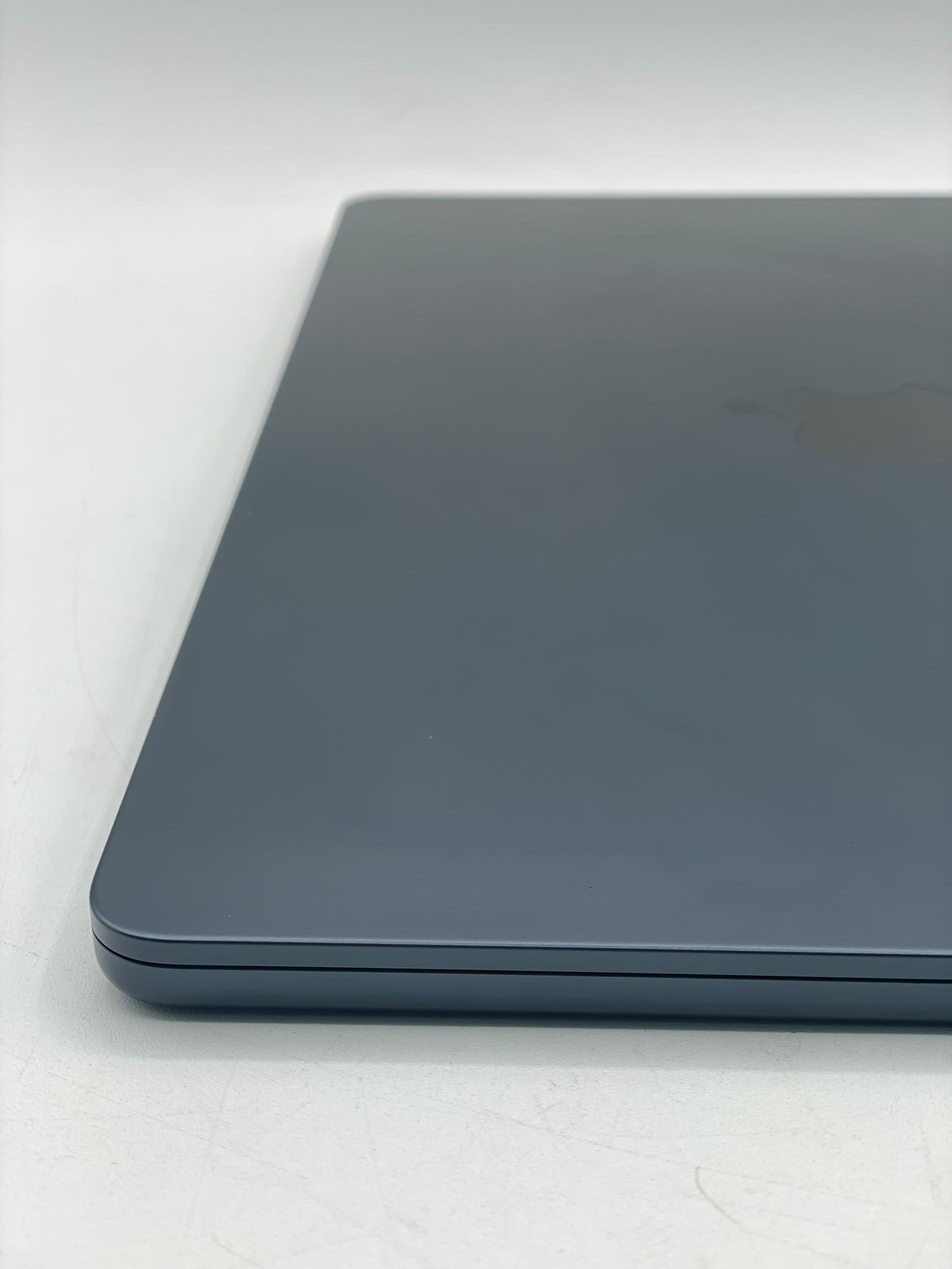 2025 Apple MacBook Air 13" M4 8C GPU 16GB 256GB A3240 Midnight 9 Cycle Count
