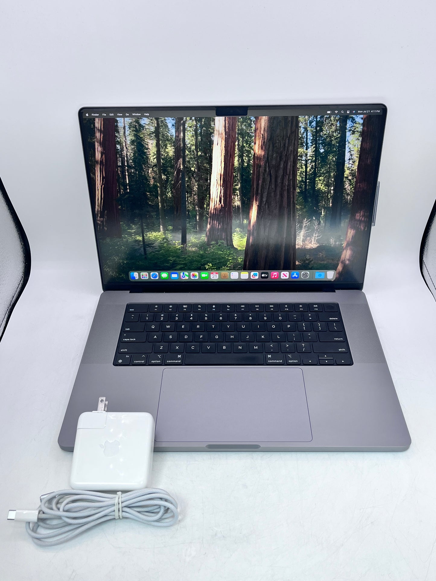 Apple MacBook Pro 16" A2485 - M1 Pro, 16GB RAM, 1TB SSD, Silver