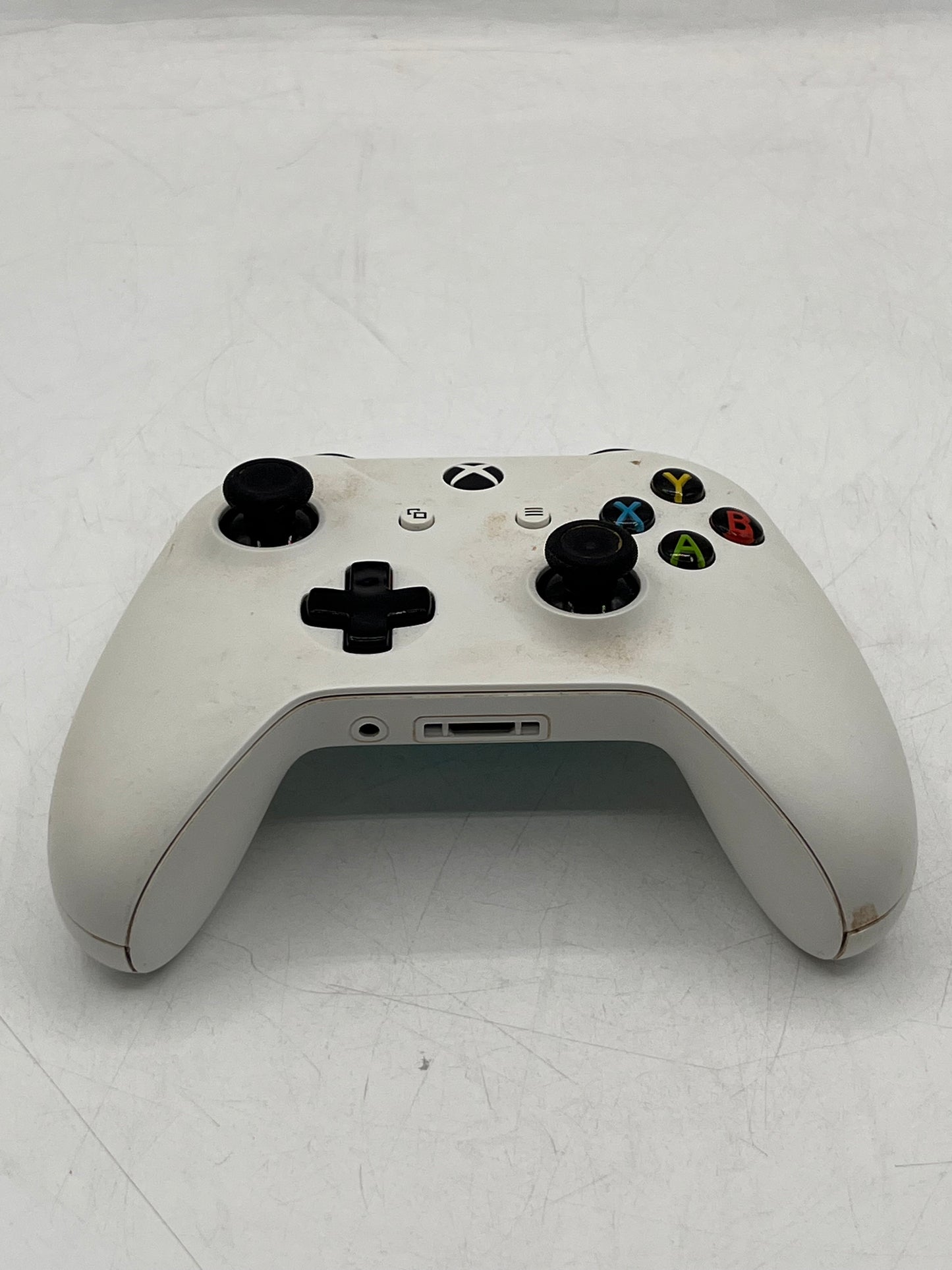 Microsoft Xbox One S (1681) 2016 1TB White Console with 2 Controllers HDMI Cable Power Cable