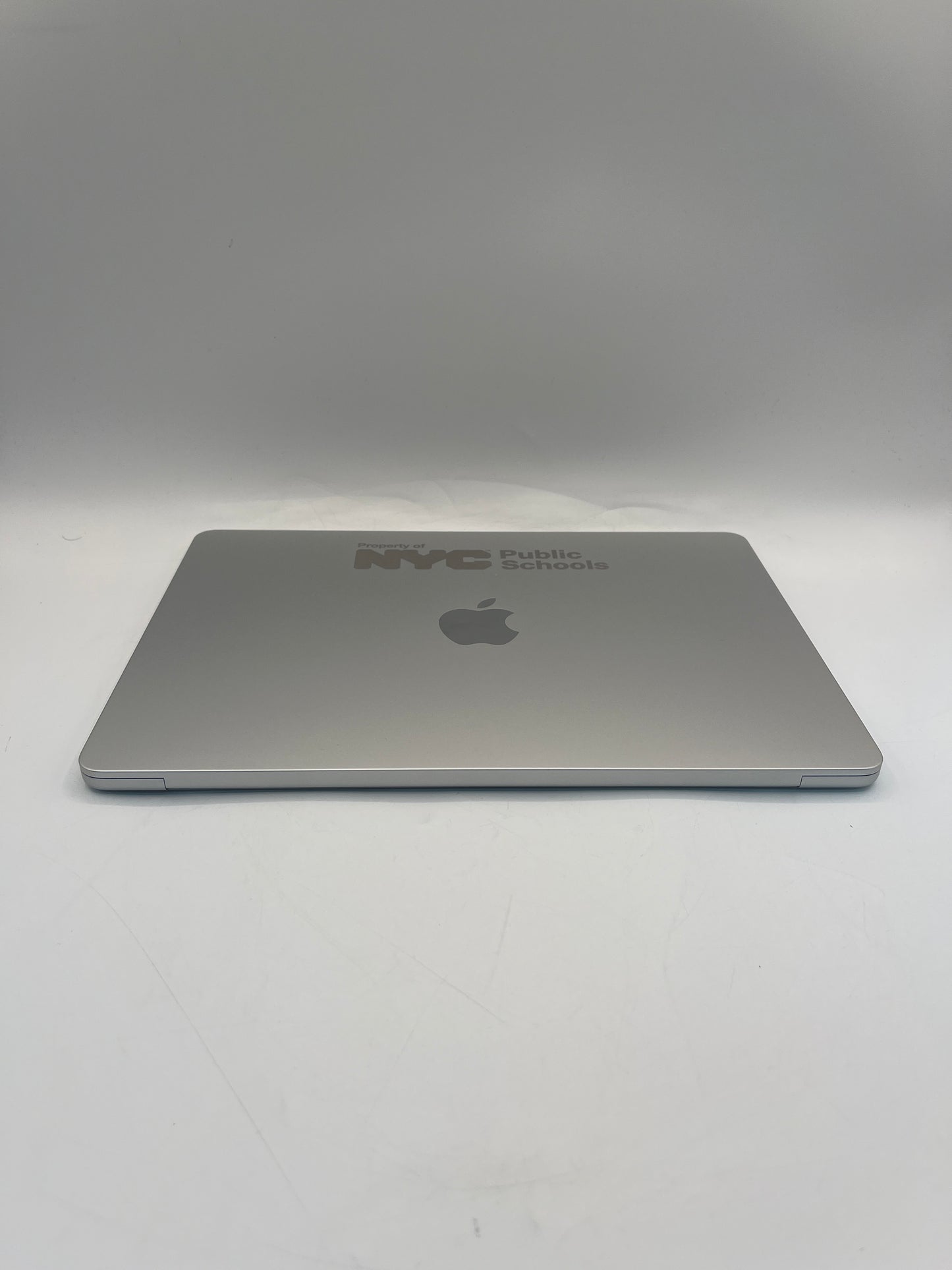 2022 Apple MacBook Air 13.3" M2 8GB 256GB A2681 REMOTELY MANAGED
