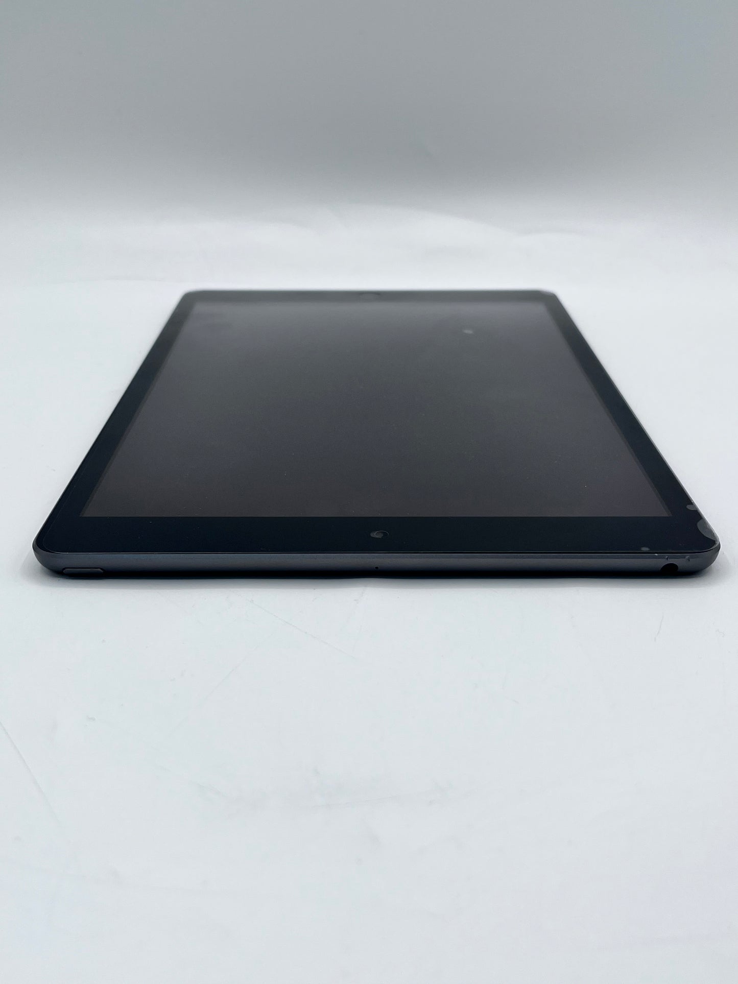 WiFi Only Apple iPad 9th Gen 64GB  MK2K3LL/A A2602 - Space Gray