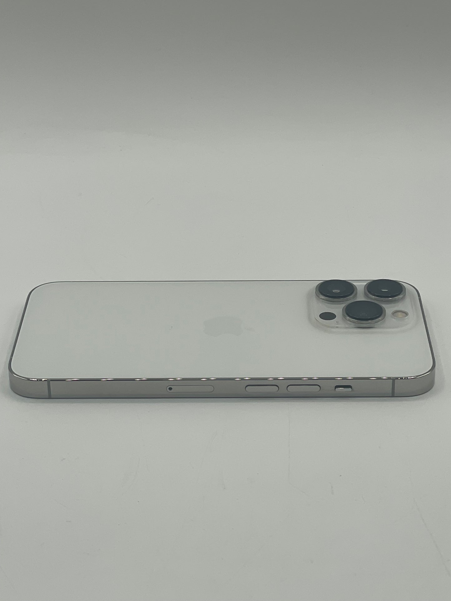 Unlocked Apple iPhone 13 Pro 6.1" 256GB White A2483 MLR73LL/A Service Batt
