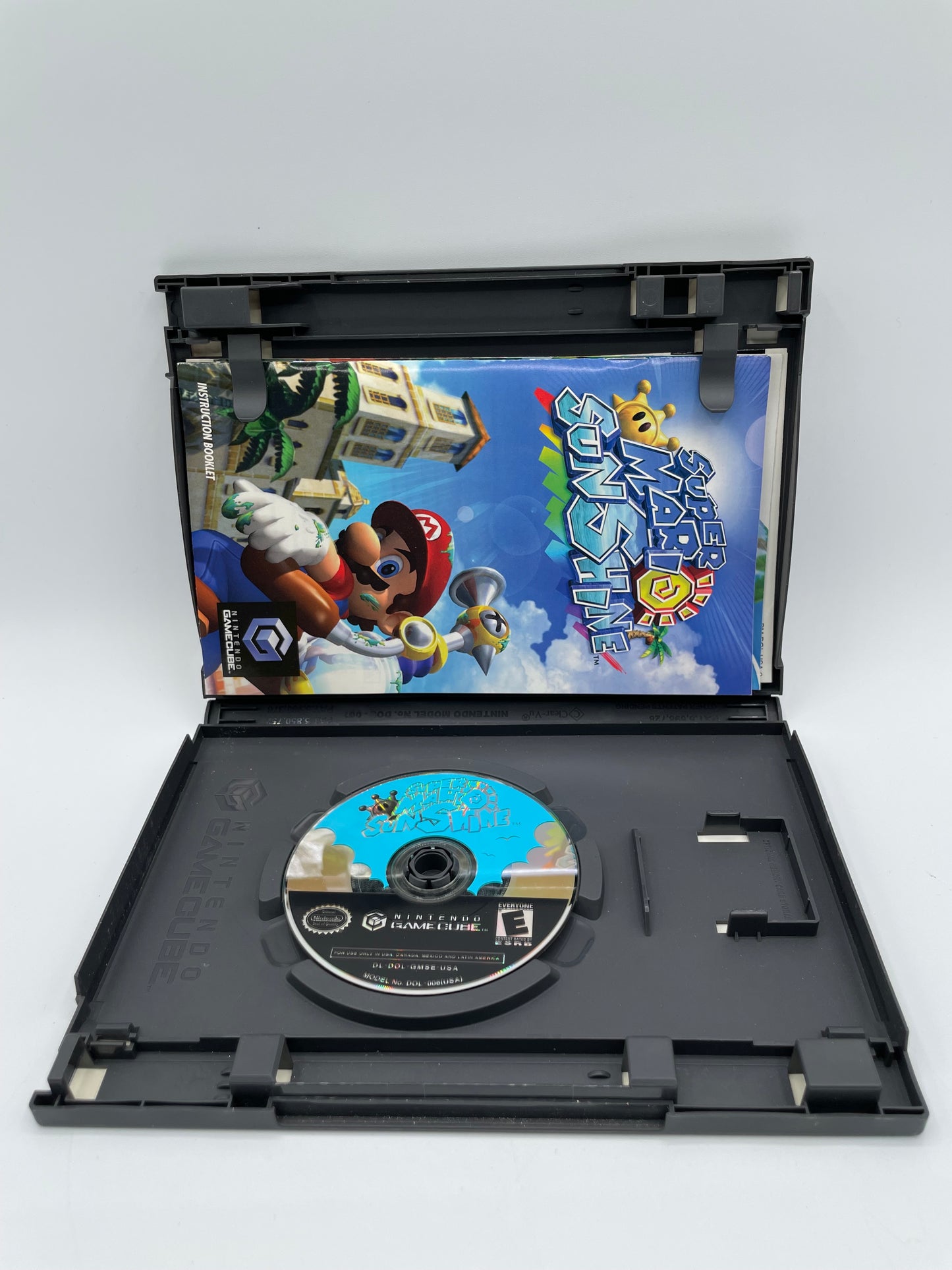 Super Mario Sunshine Nintendo Game Cube with Manual Free Shipping