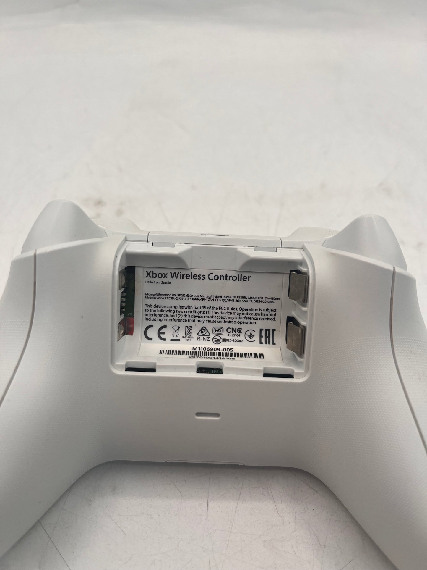 Microsoft Xbox Series Wireless Controller Model 1914 - White