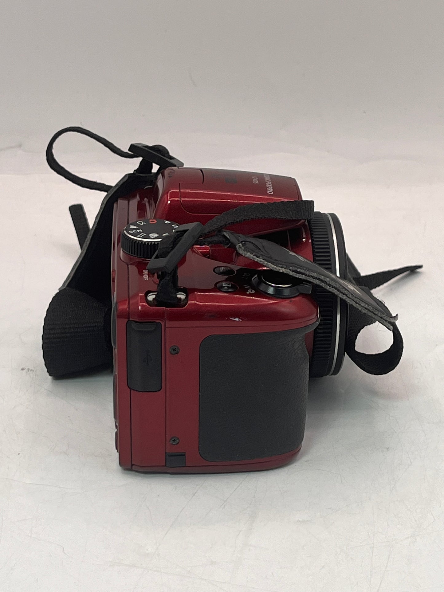 Kodak PIXPRO AZ405 Digital Camera 40X Zoom 20MP 1080P in Red
