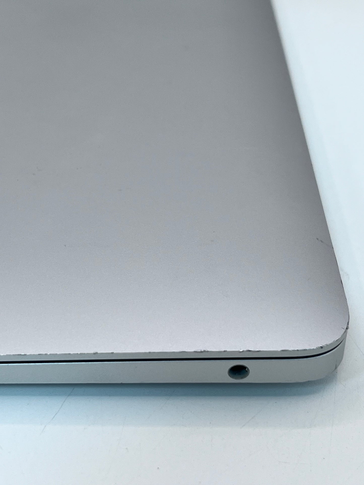 2020 Apple MacBook Air 13.3" M1 7C 8GB 256GB A2337 REMOTELY MANAGED