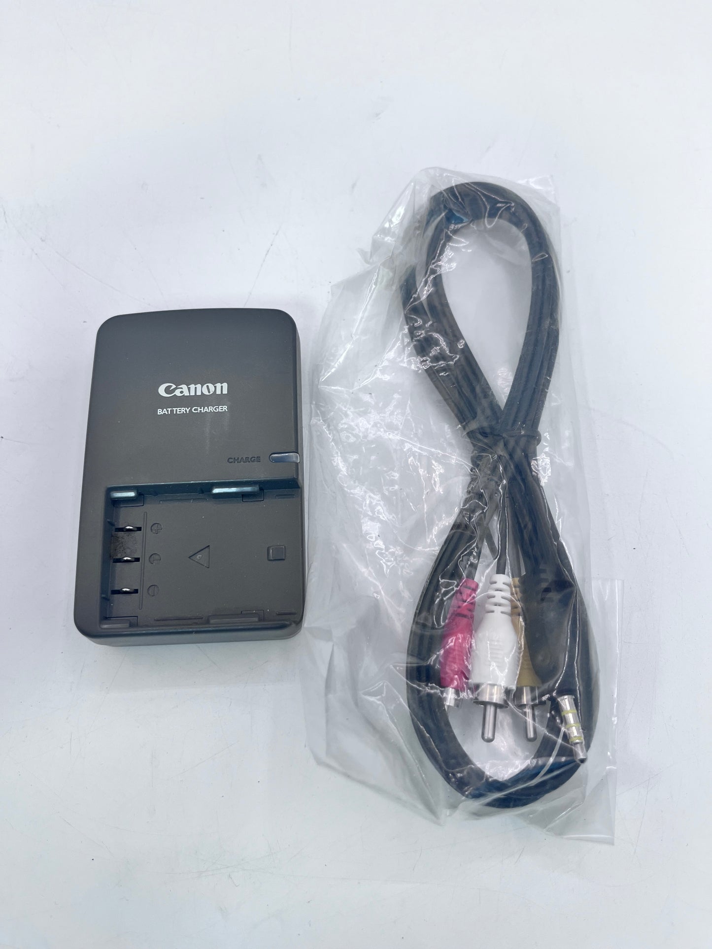 Canon Rebel XTi Digital Camera w/ EF-S 18-55mm - Black