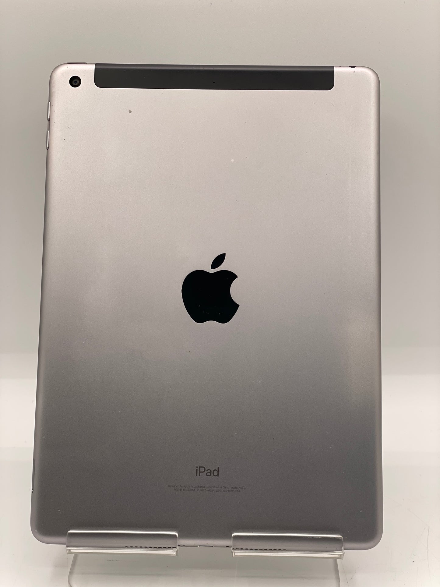 Apple iPad 6th Gen, 32GB, Wi-Fi with Apple Pencil