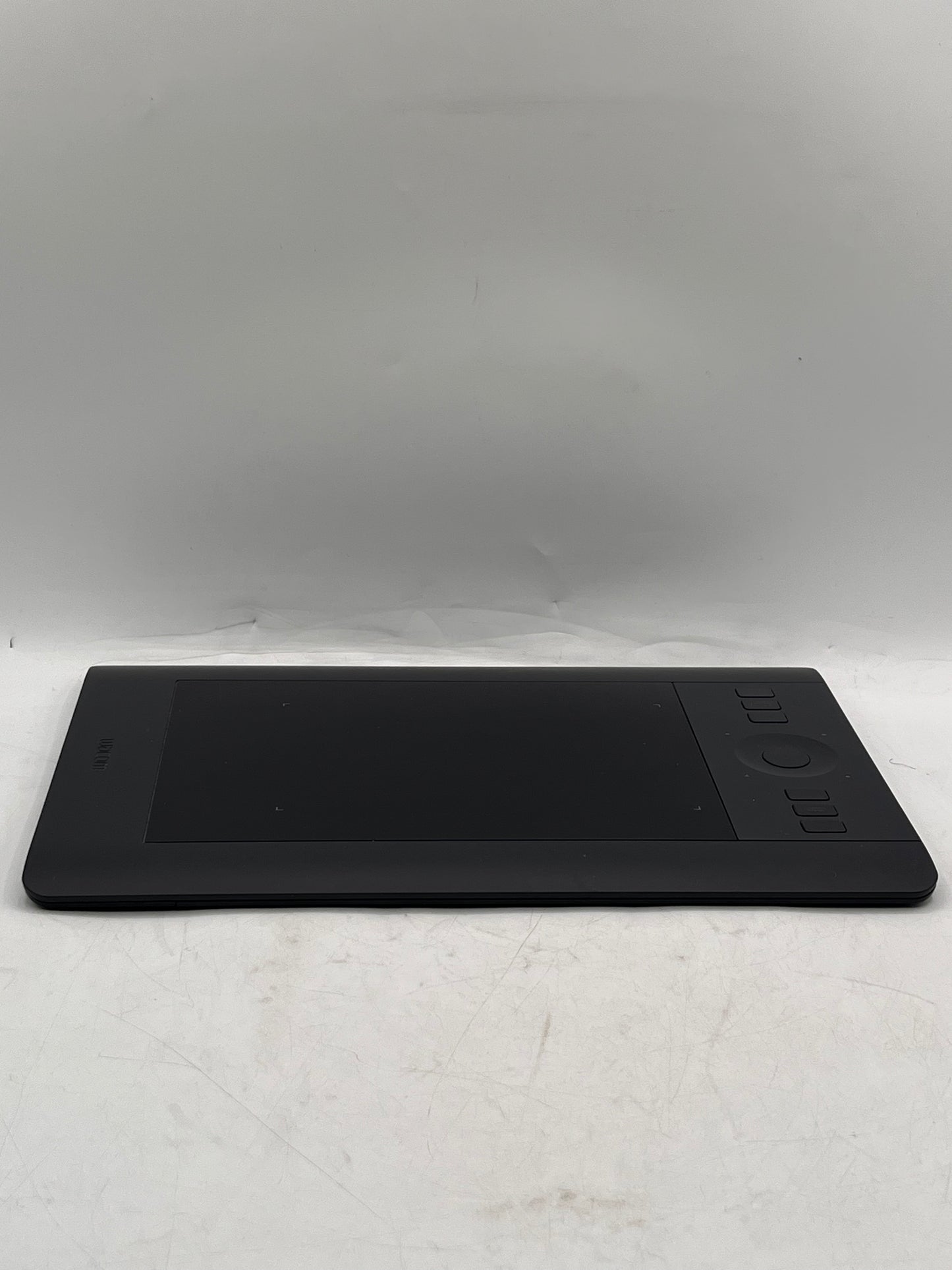 Wacom Intuos Pro Pen Tablet PTH-451 - Black