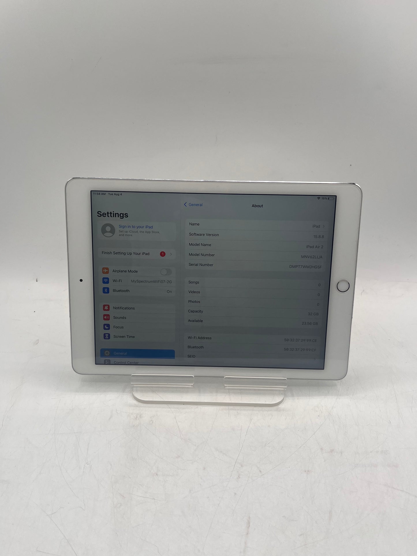 2014 Apple iPad Air (2nd Gen) A1566 32GB WiFi White