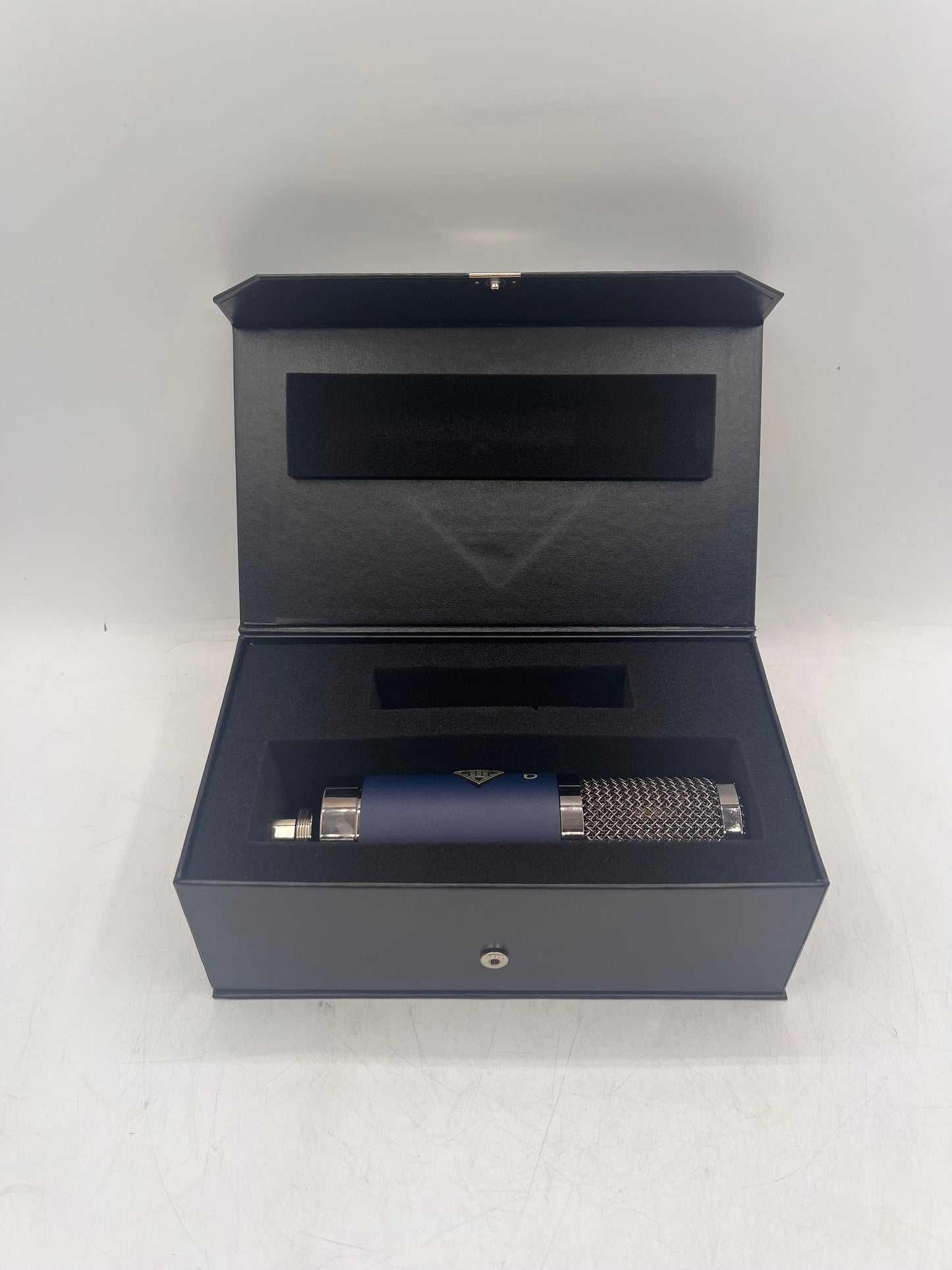 TELEFUNKEN TF 11 FET Large Diaphragm Condenser Microphone Blue Free Shipping