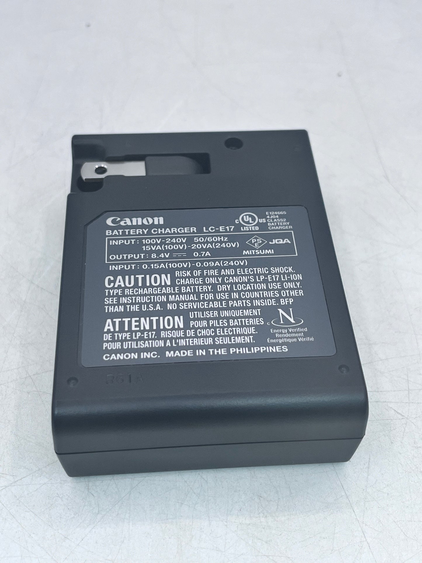 Canon EOS R100 Mirrorless Digital Camera with 18-45mm Lens with Charger and Battery Tested
