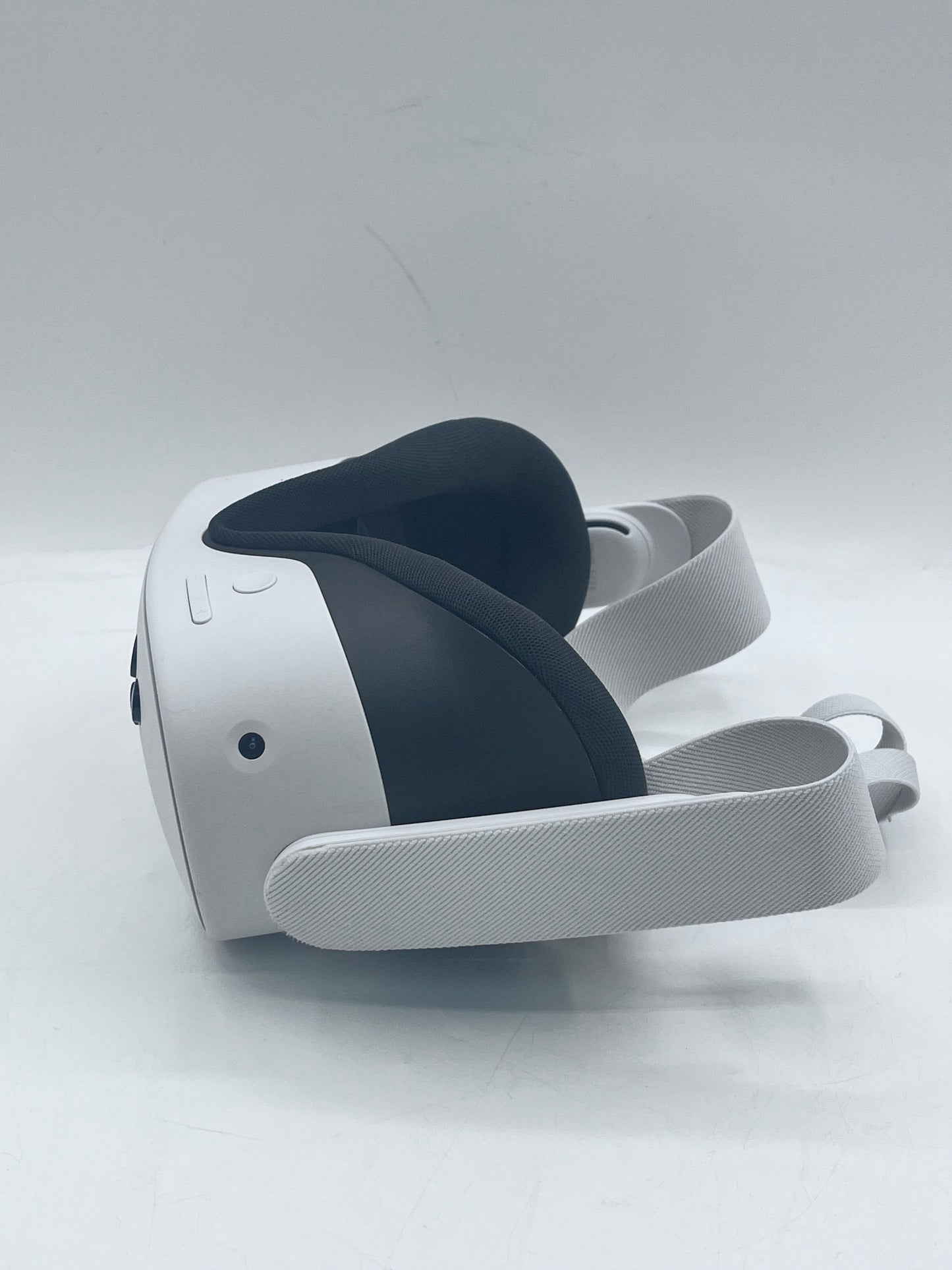 Oculus Quest 3S Video Game System 128GB White