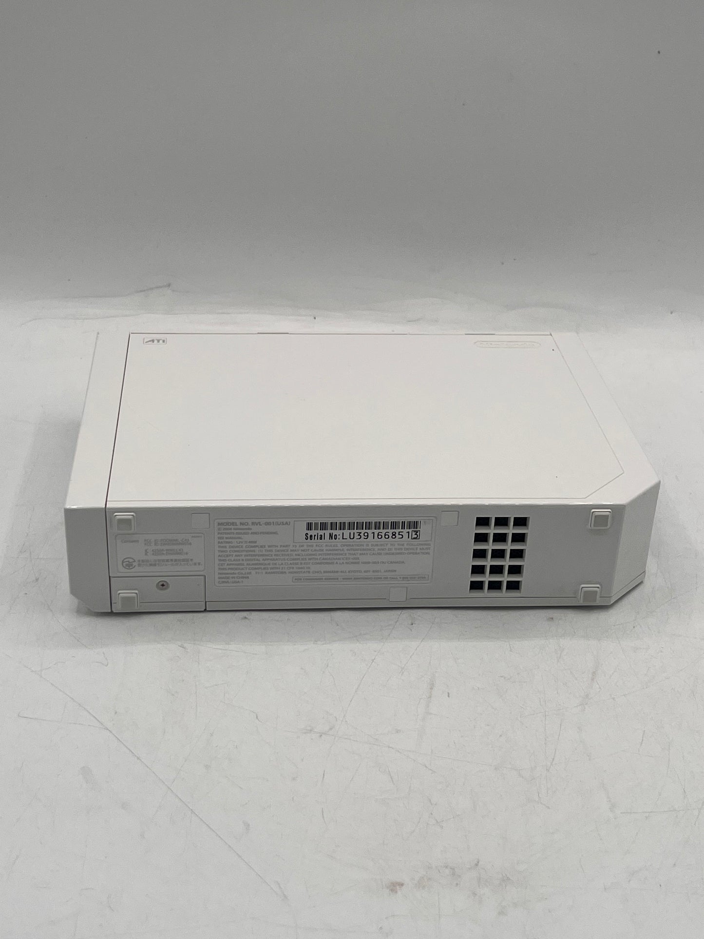 Nintendo Wii (RVL-001) 2006 512MB Console White