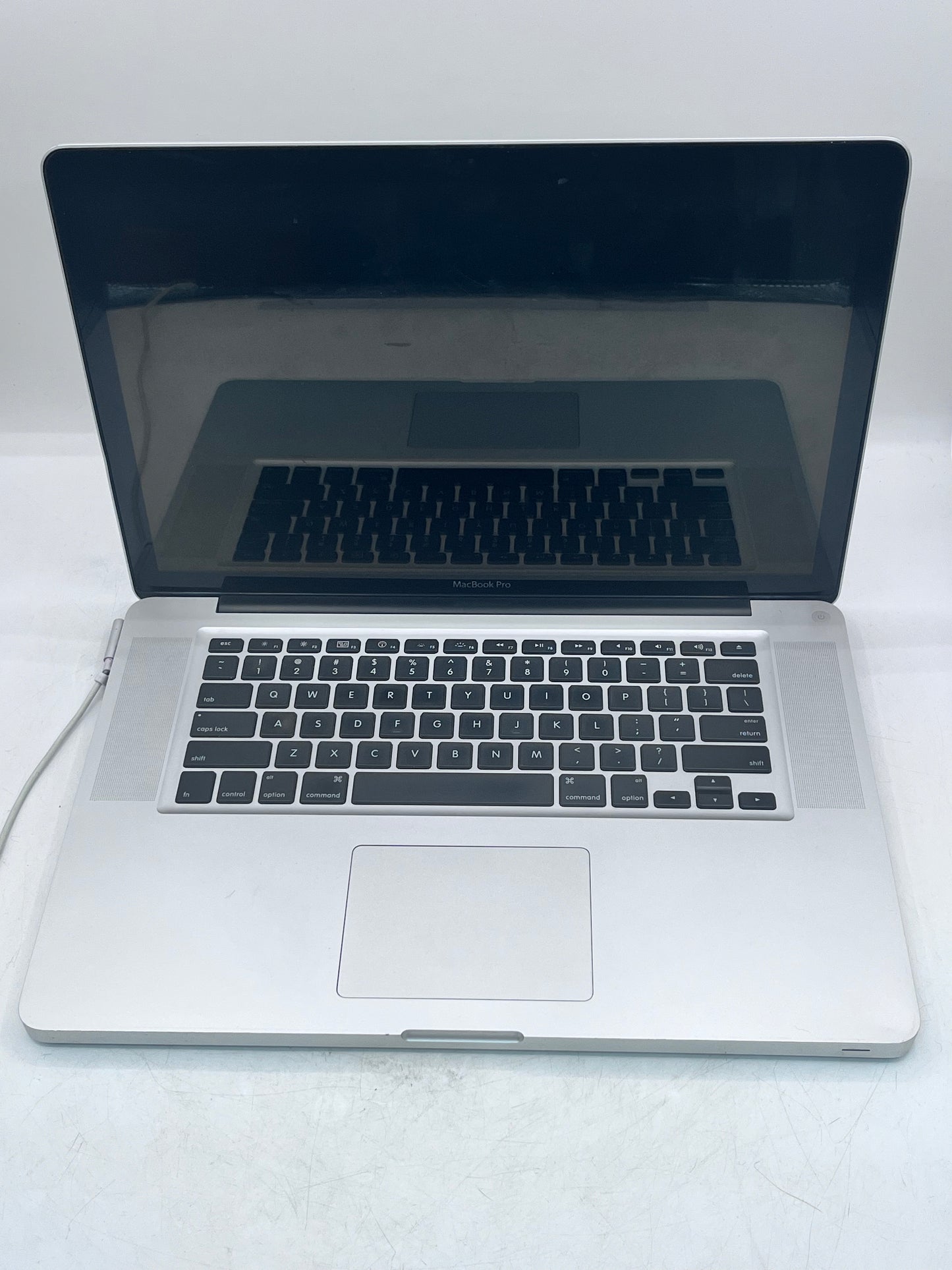 Apple MacBook Pro A1286 15-Inch (Core i7-2675Q @ 2.20GHz 8GB) NO HDD/OS