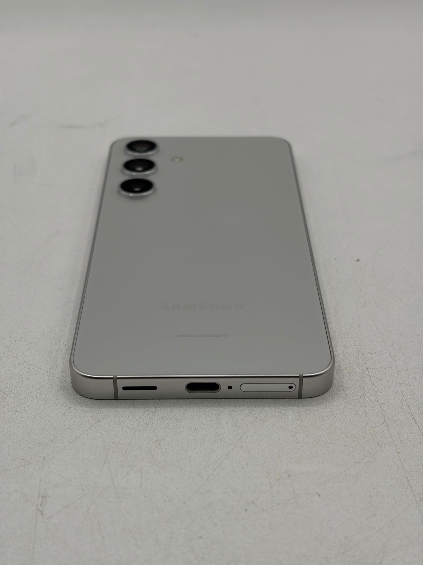 Factory Unlocked Samsung Galaxy S24 256GB Smartphone White SM-S921U